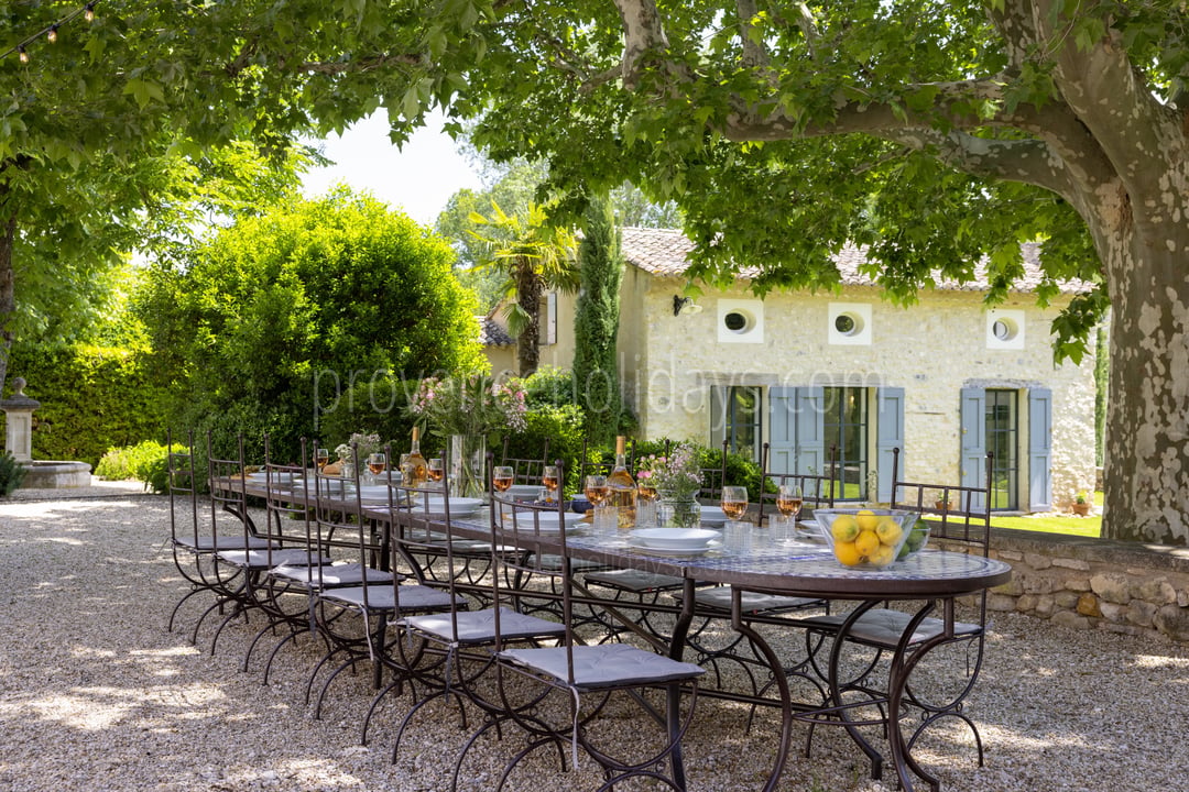 16 - Bastide de Goult: Villa: Exterior