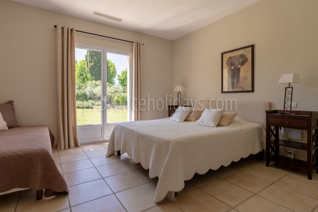 24 - Chez Alare: Villa: Bedroom