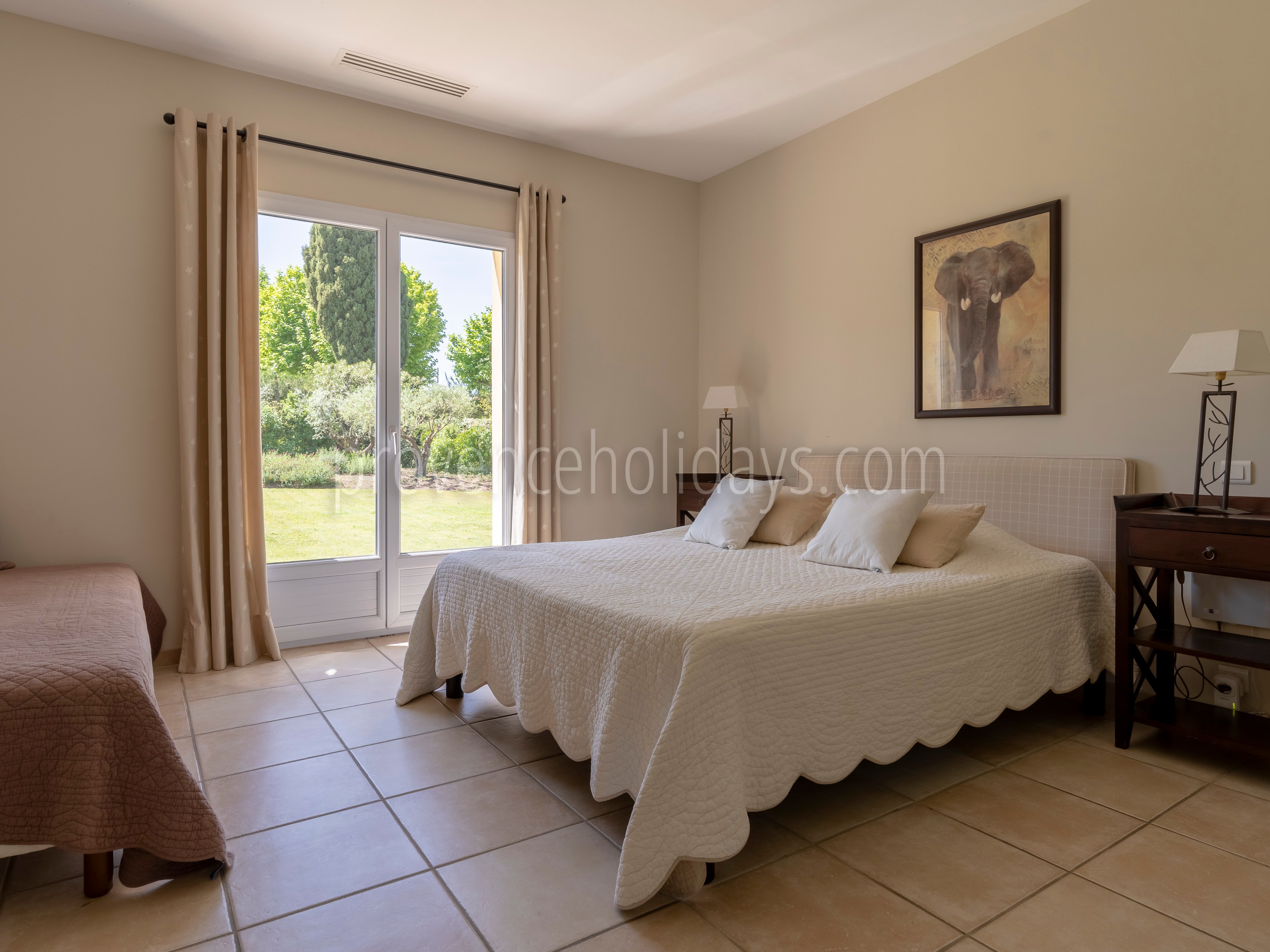 24 - Chez Alare: Villa: Bedroom