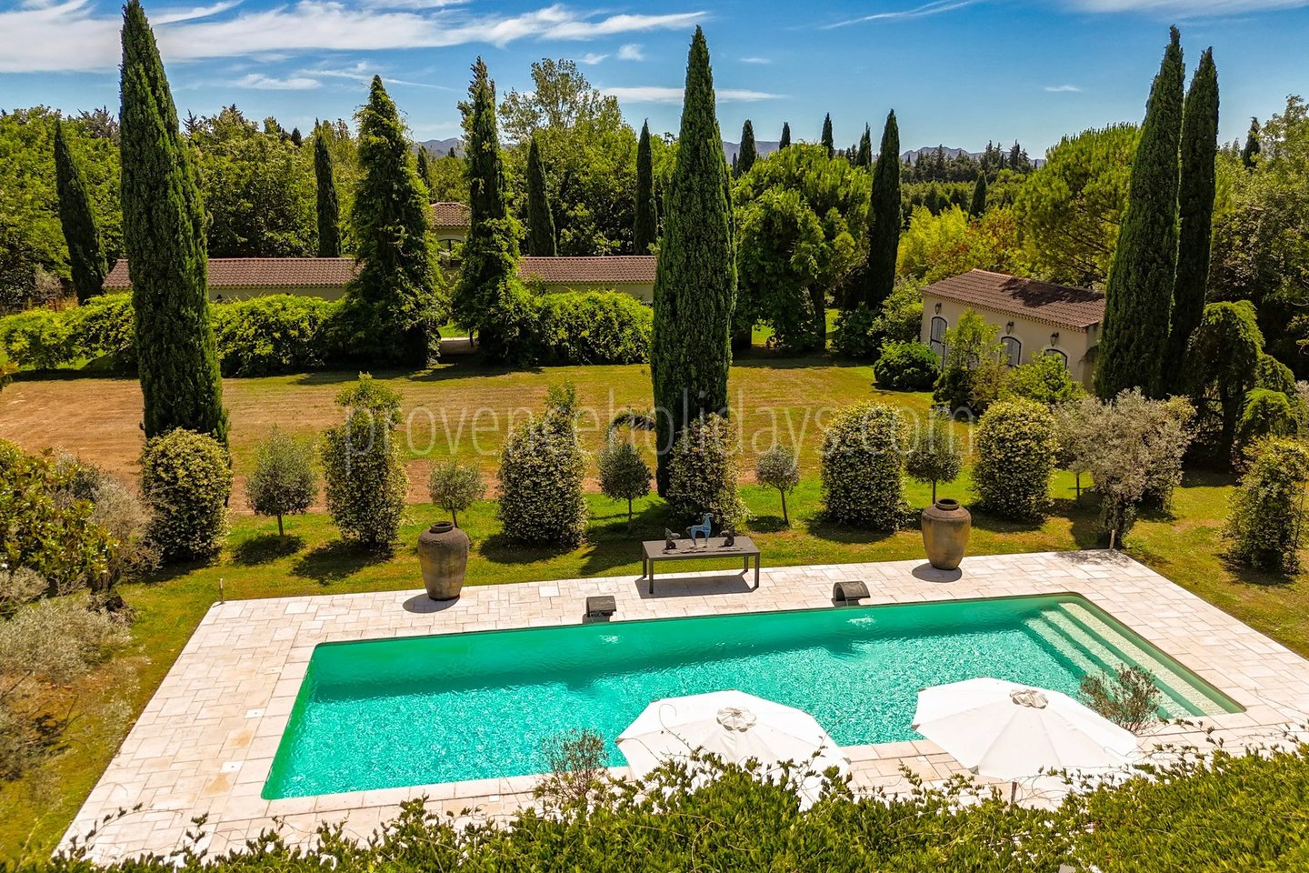 8 - Stone estate in Eygalières: Villa: Pool