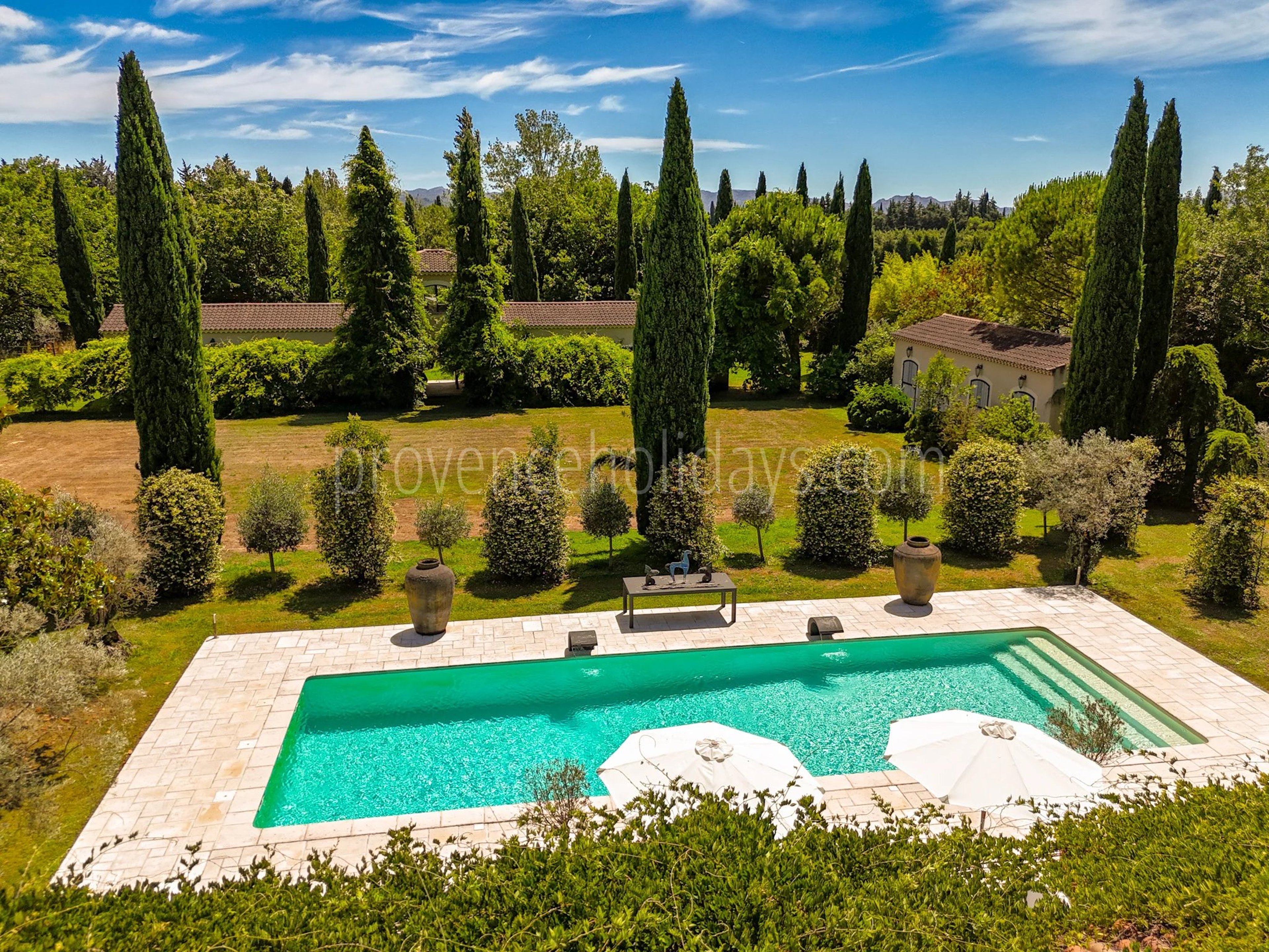 8 - Stone estate in Eygalières: Villa: Pool