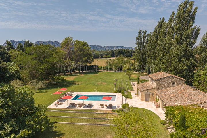 47 - Le Mas des Magnans: Villa: Exterior
