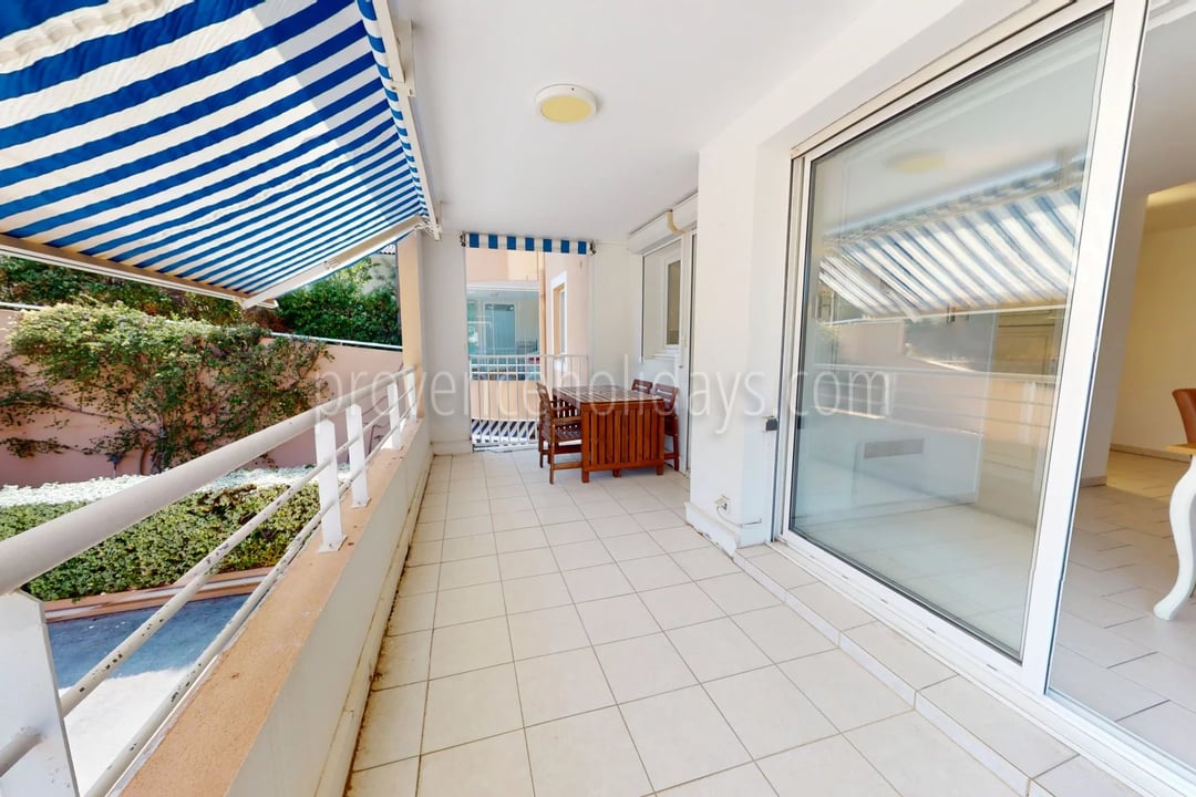 41 - Appartement in Cavalaire-sur-Mer: Villa: Exterior