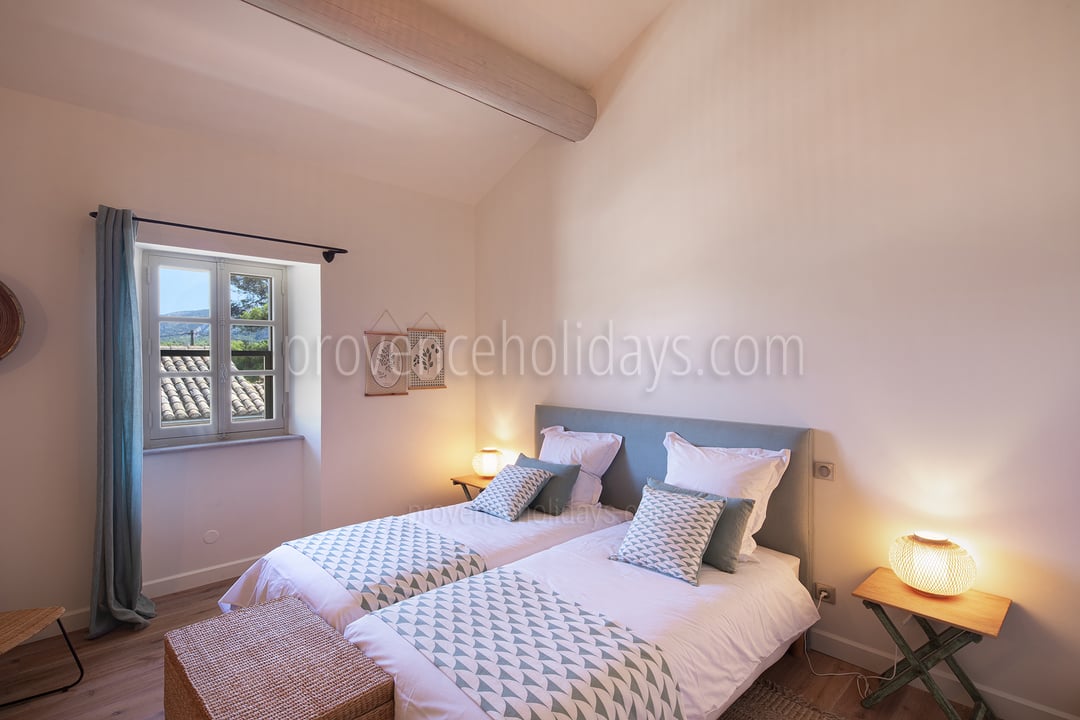 31 - Mas Robion: Villa: Bedroom