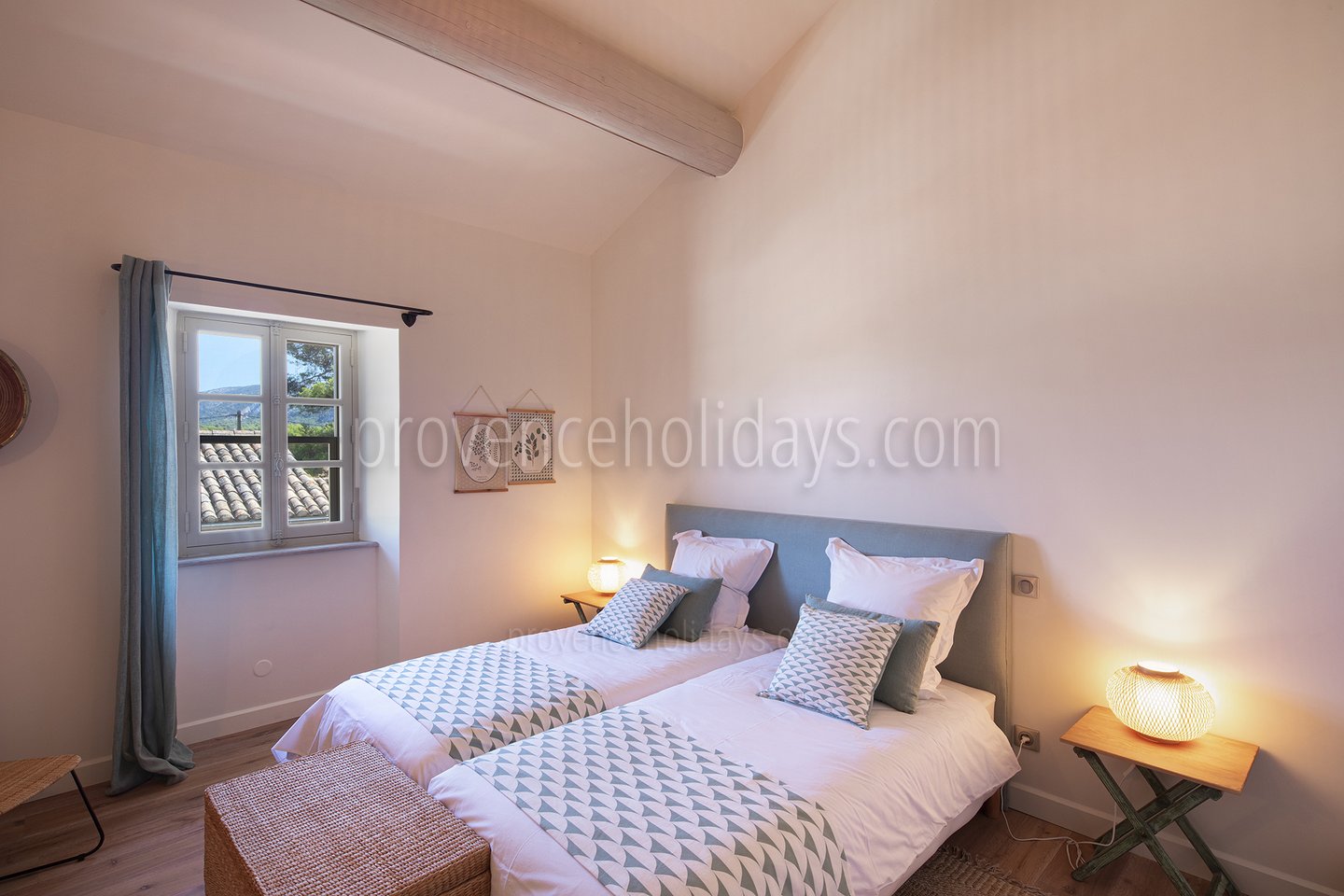 31 - Mas Robion: Villa: Bedroom