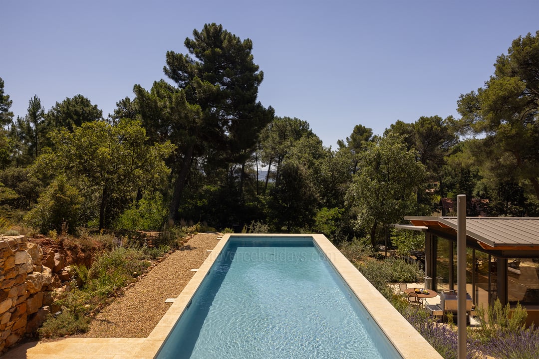 Village House in the heart of the Luberon with heated swimming pool
