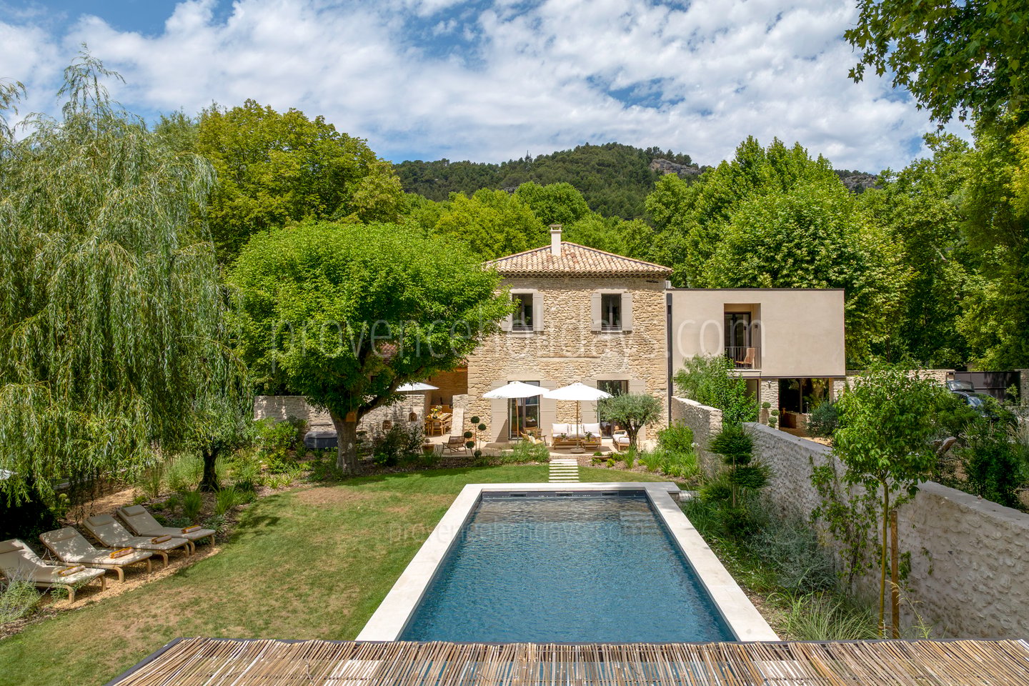 56 - Domaine de la Sorgue: Villa: Exterior