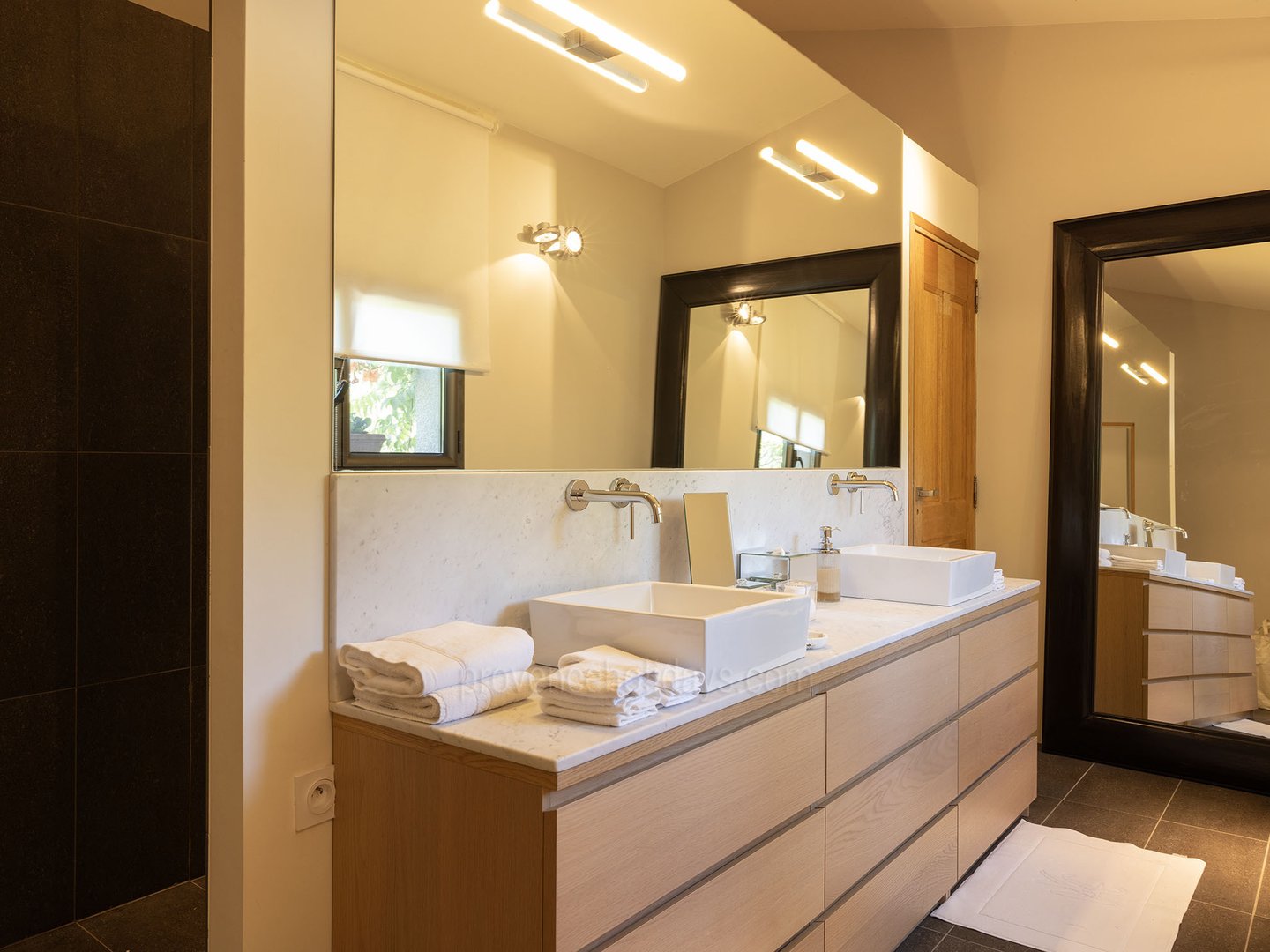 19 - Les Demeures du Luberon: Villa: Bathroom