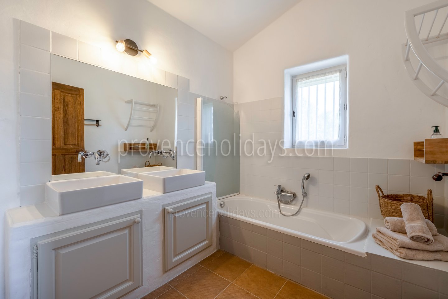 15 - Maison Capoune: Villa: Bathroom