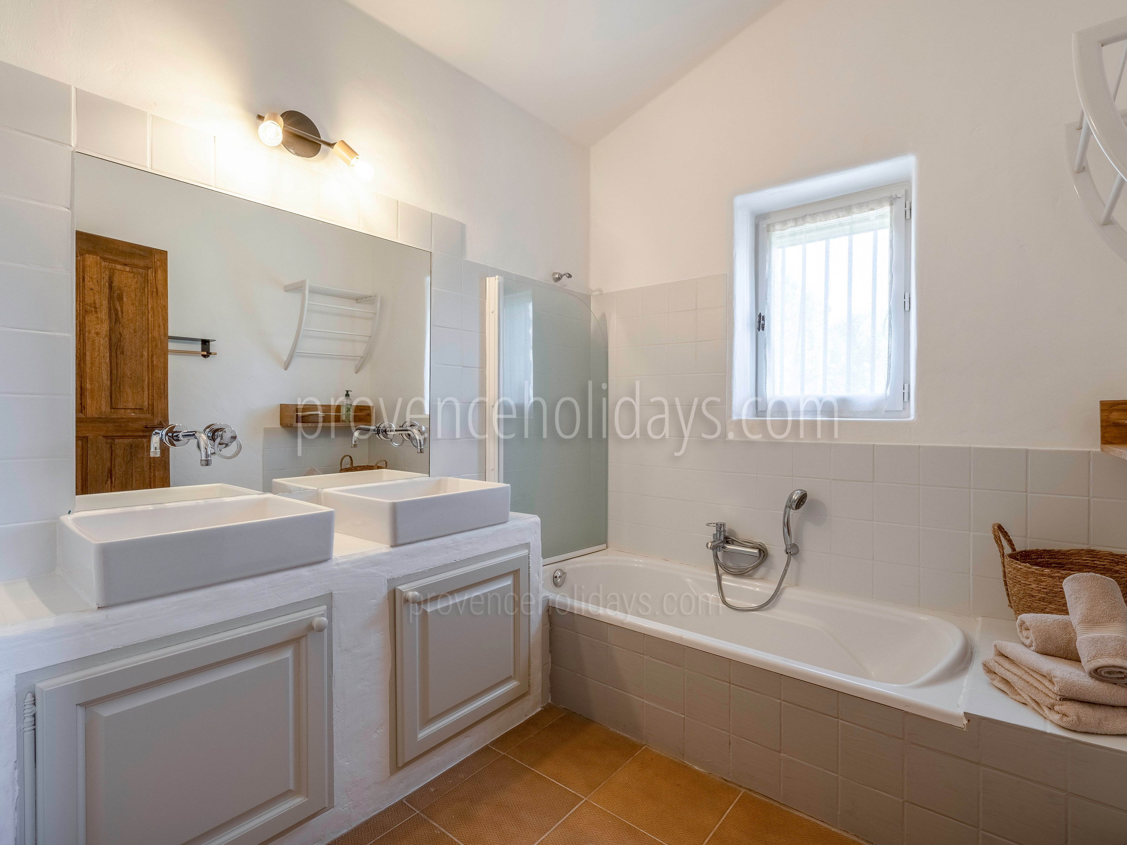 15 - Maison Capoune: Villa: Bathroom