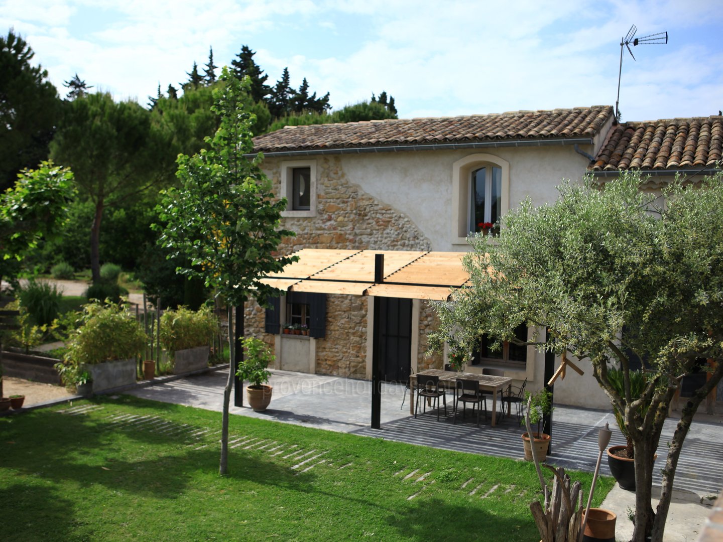 9 - Maison Sarrians: Villa: Exterior