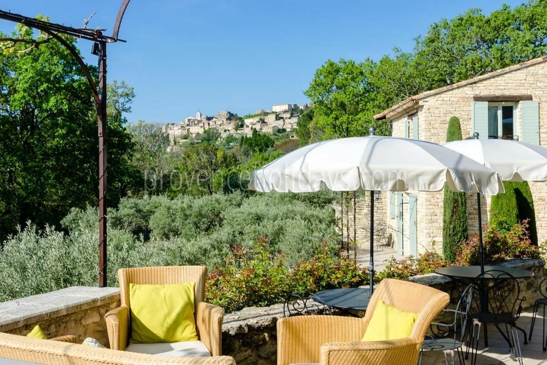 10 - Le Mas de Gordes: Villa: Exterior