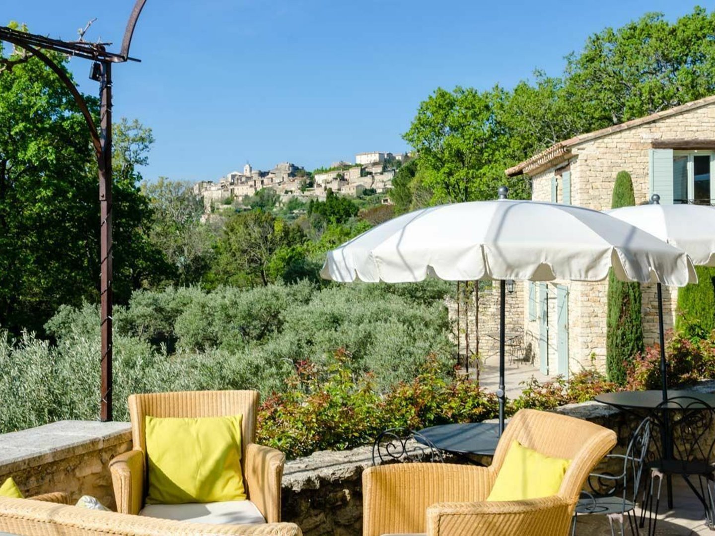 8 - Le Mas de Gordes: Villa: Exterior