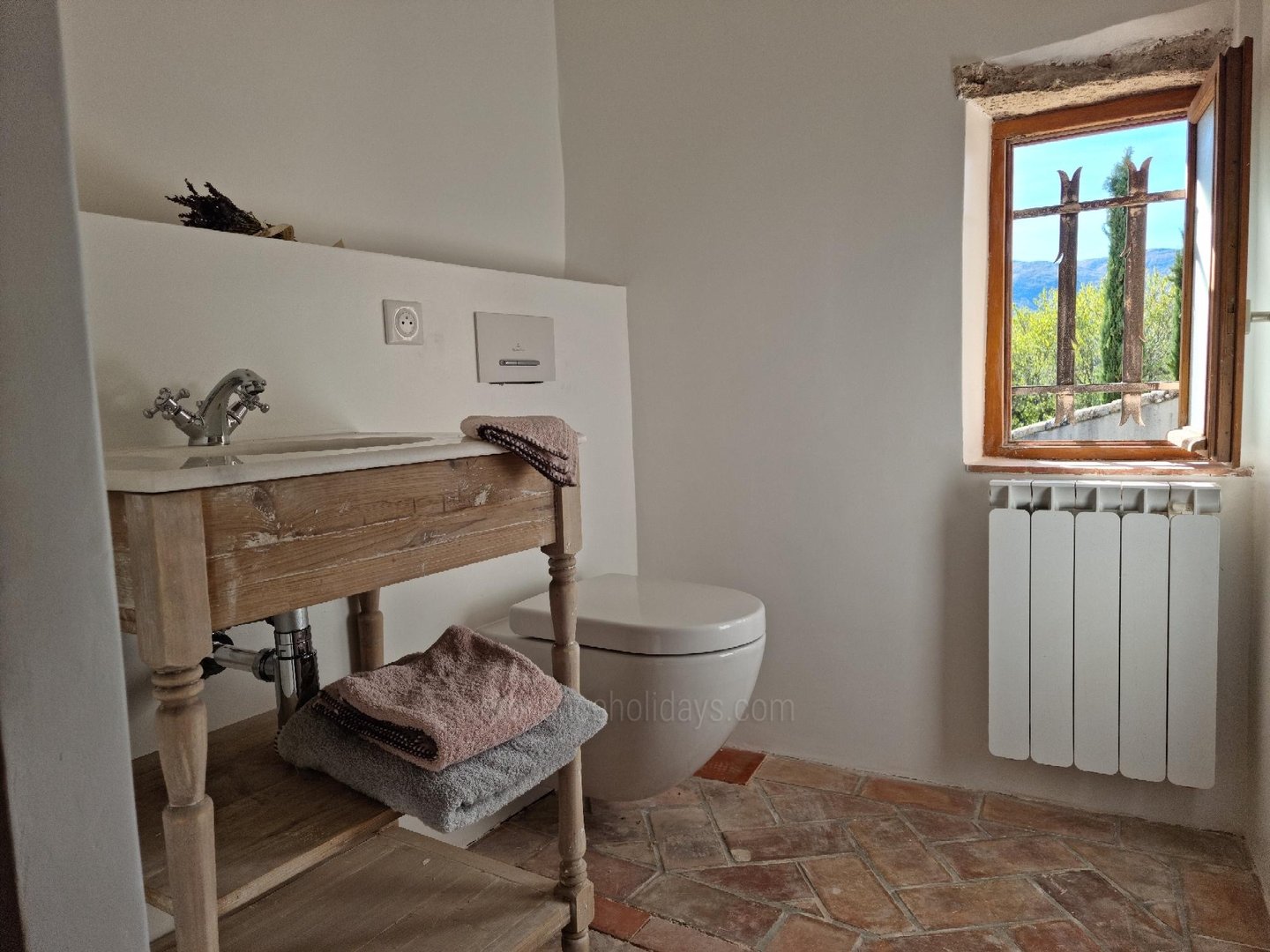 31 - Mas Cerisiers: Villa: Bathroom