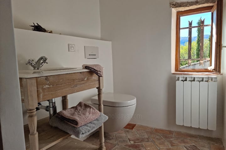 31 - Mas Cerisiers: Villa: Bathroom