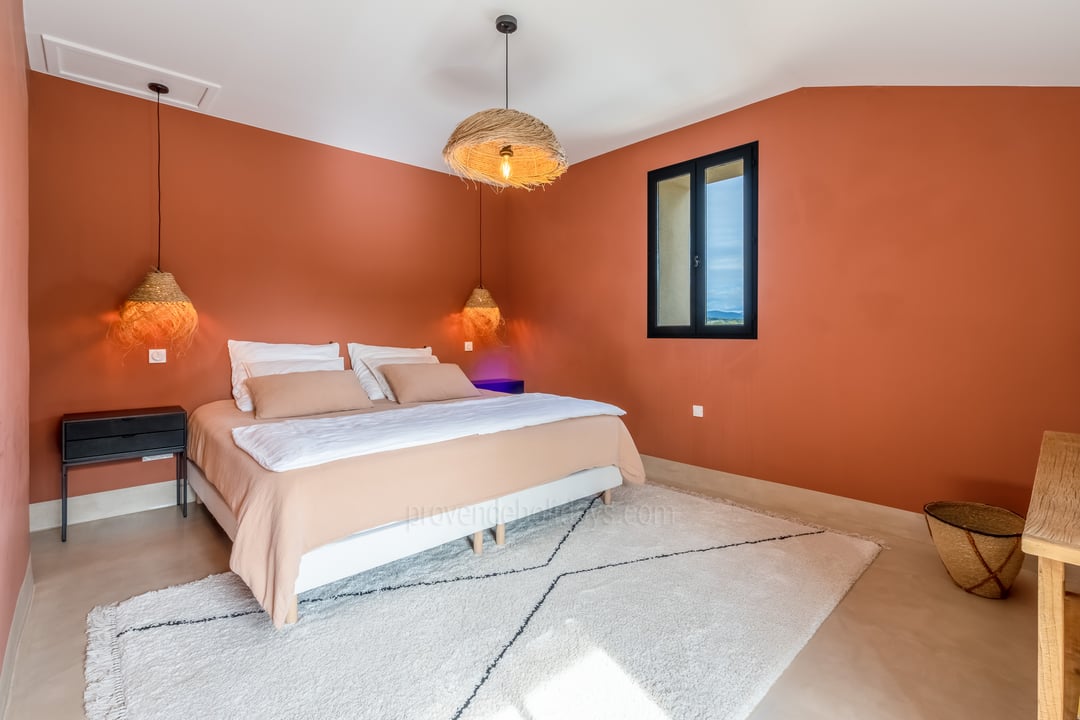 26 - Mas de Seguret: Villa: Interior