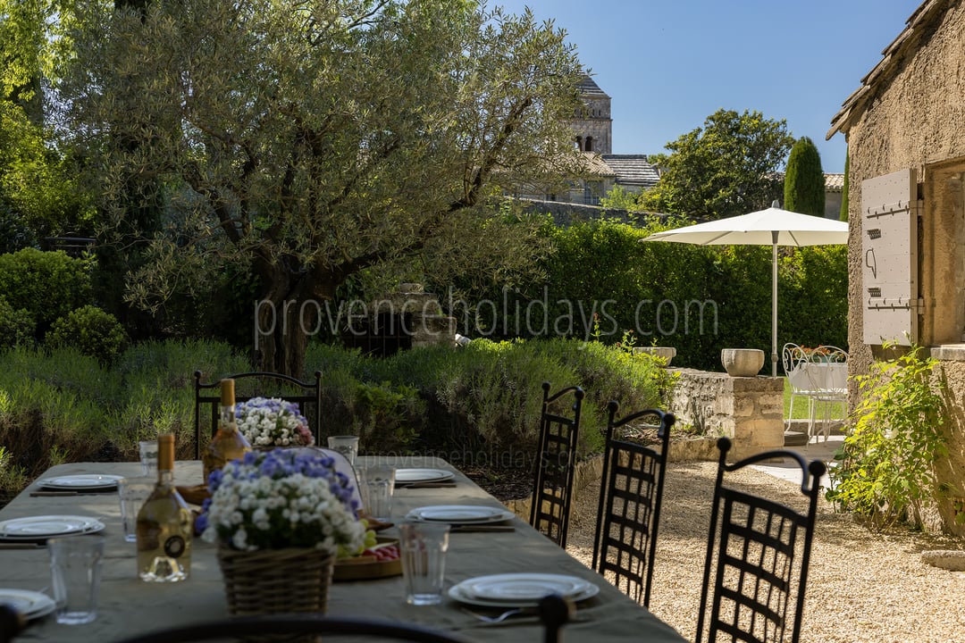 27 - Le Mazet Saint Paul: Villa: Exterior