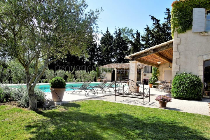 4 - Maison Paradou: Villa: Exterior