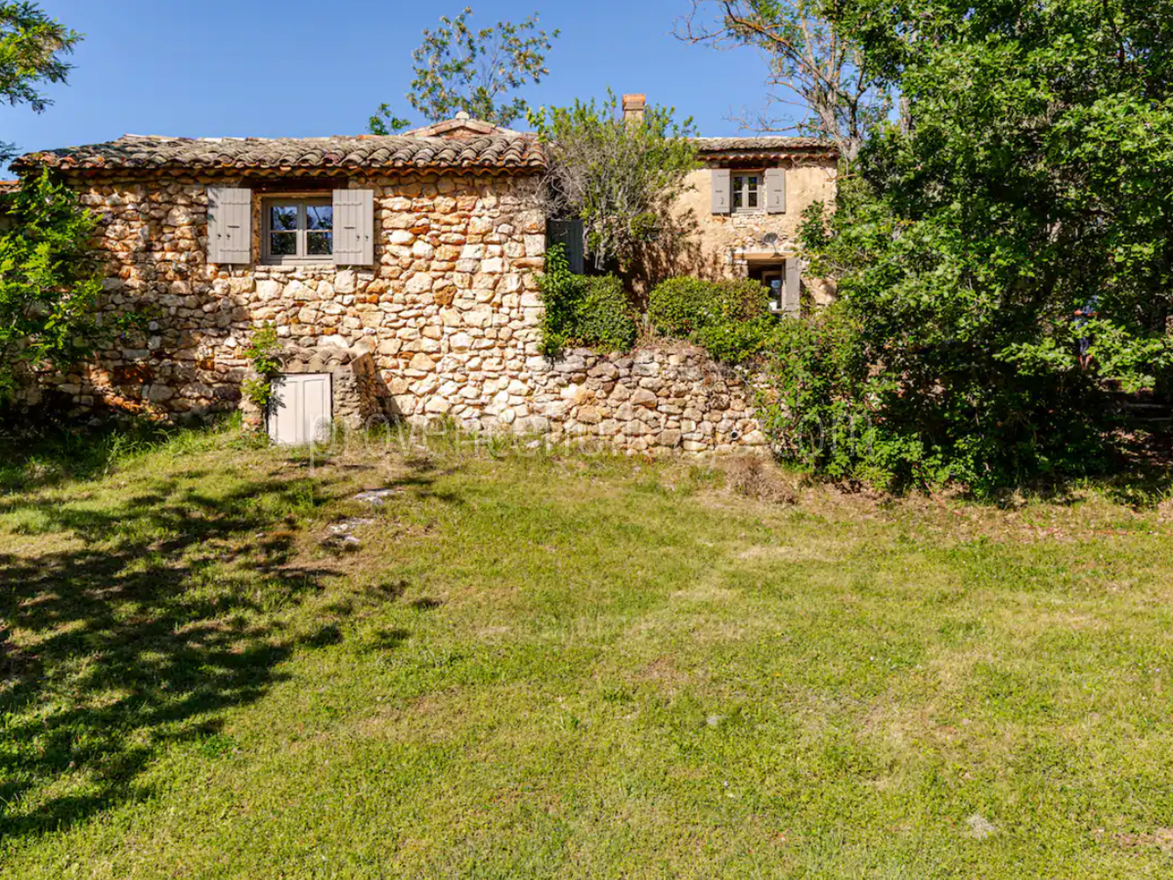 48 - Les Vues du Luberon: Villa: Exterior