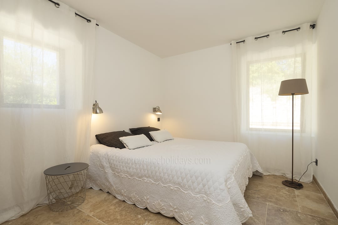 32 - Domaine des Vaines: Villa: Bedroom