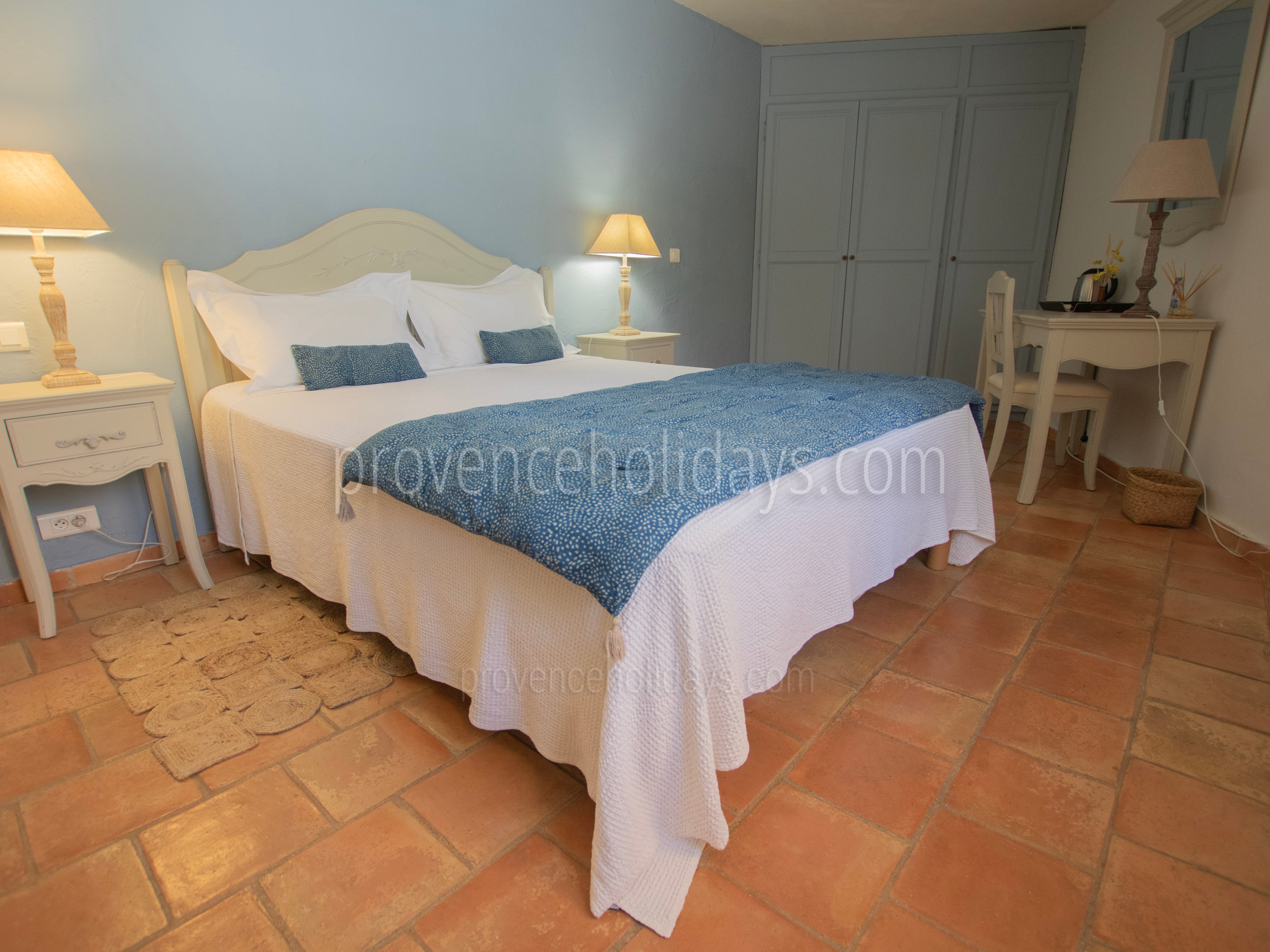 18 - Villa des Rosiers: Villa: Bedroom