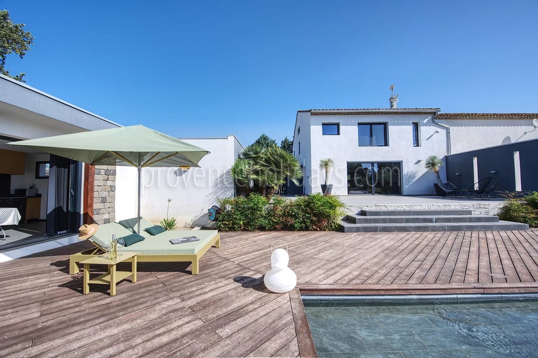 15 - House with pool house in Eyguières: Villa: Pool