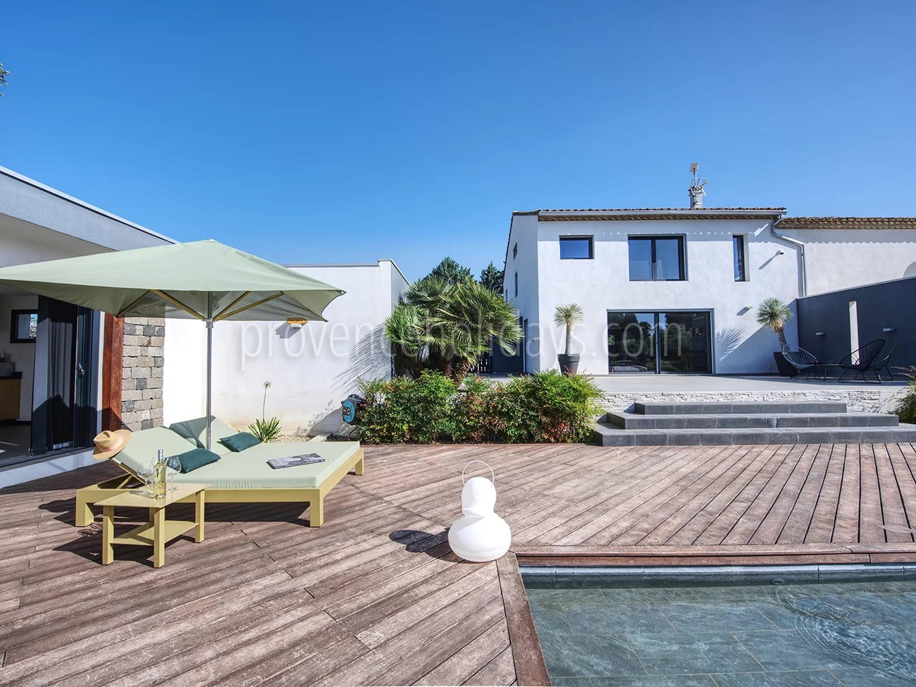 15 - House with pool house in Eyguières: Villa: Pool