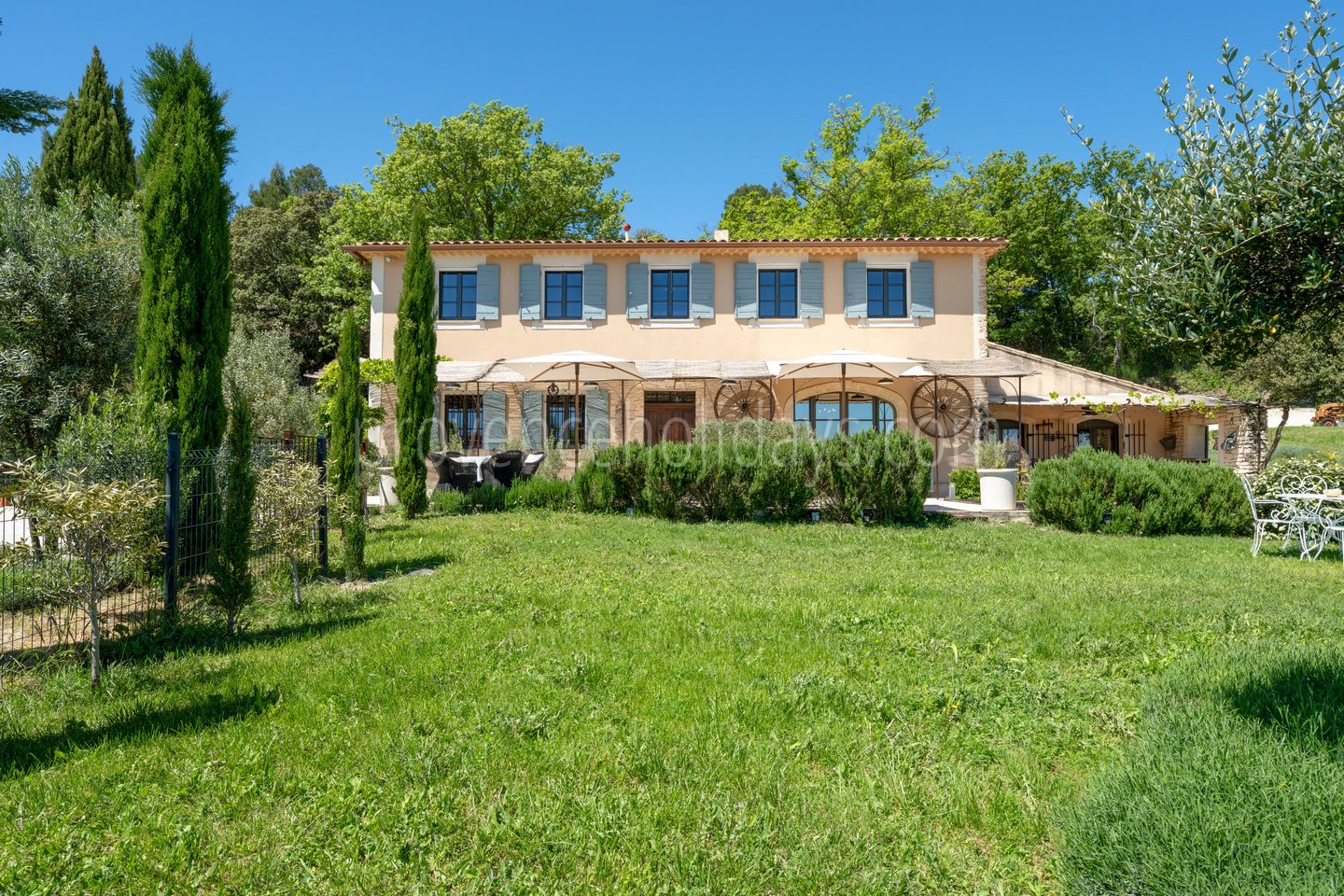 24 - Bastide des Chênes: Villa: Exterior