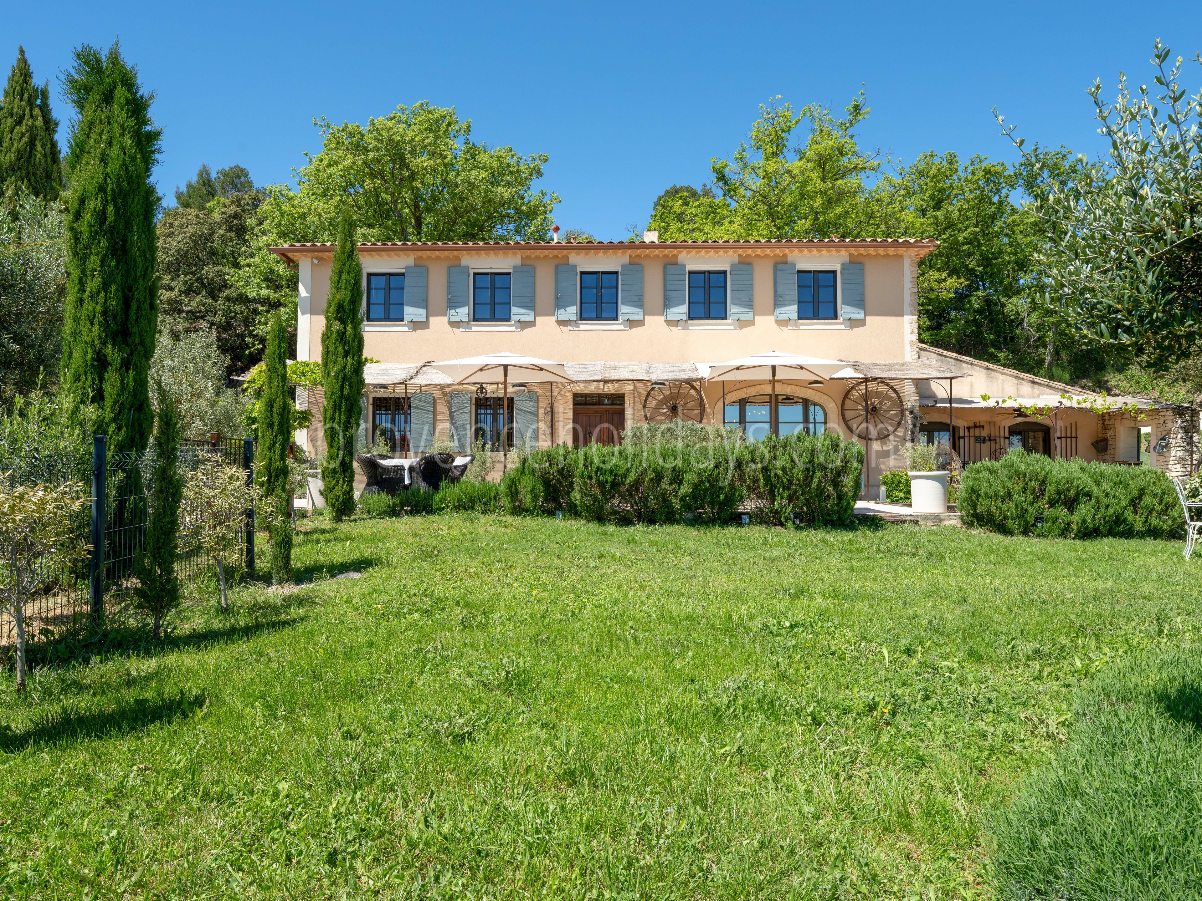 24 - Bastide des Chênes: Villa: Exterior