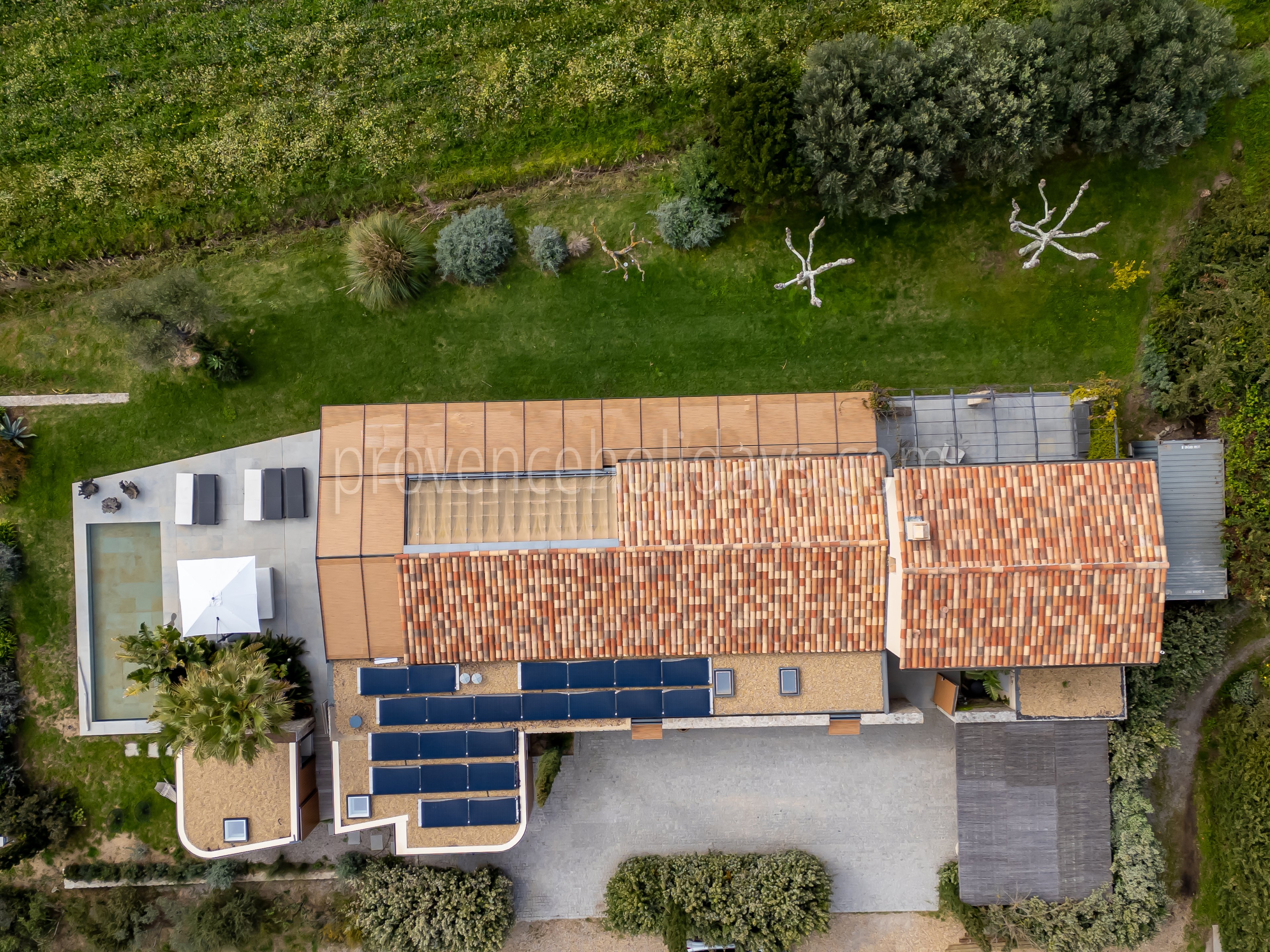 25 - Refuge d\'Azur: Villa: Exterior
