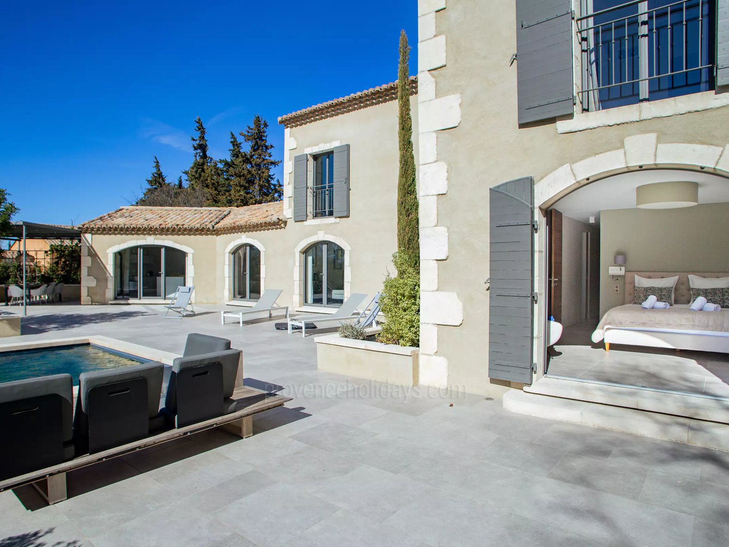 4 - Le Mas des Bories: Villa: Exterior