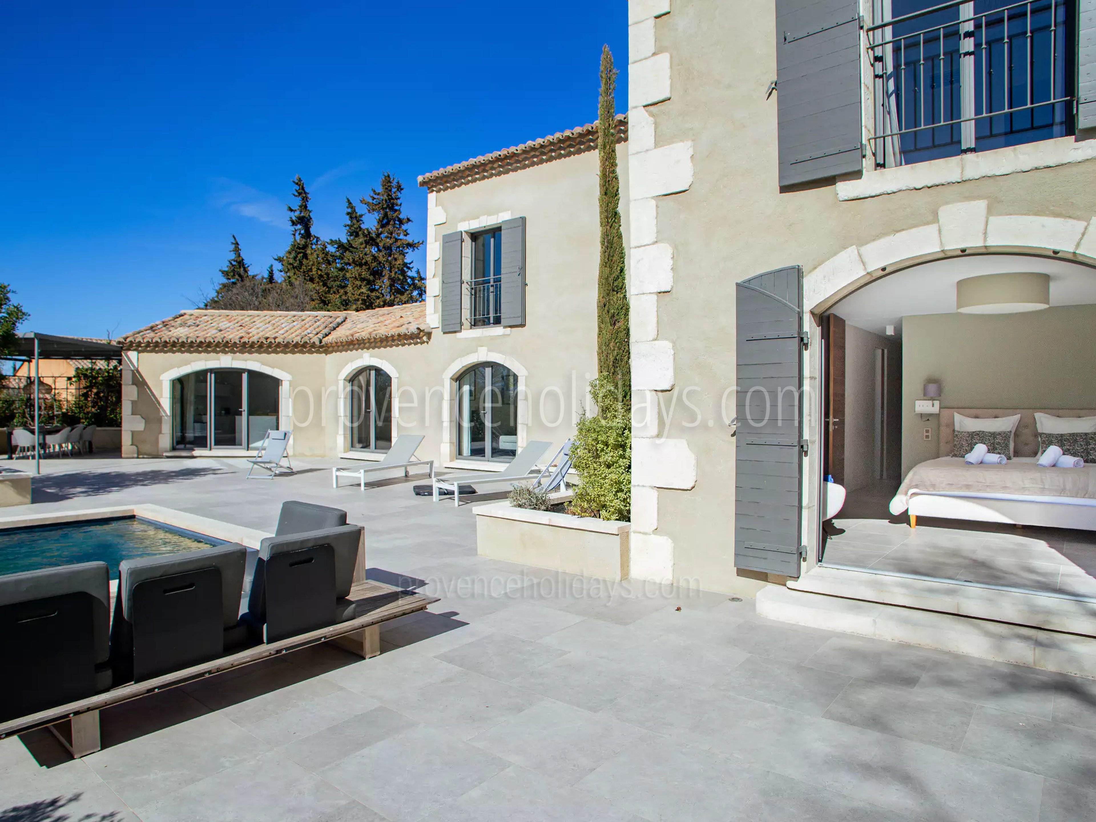 7 - Le Mas des Bories: Villa: Exterior