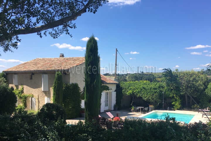 Pet-Friendly Holiday Rental with Heated Pool in Cairanne