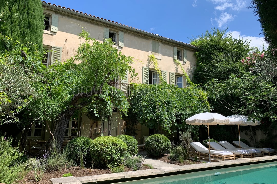 2 - Maison Maillane: Villa: Exterior