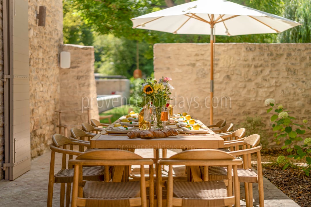 15 - Domaine de la Sorgue: Villa: Exterior