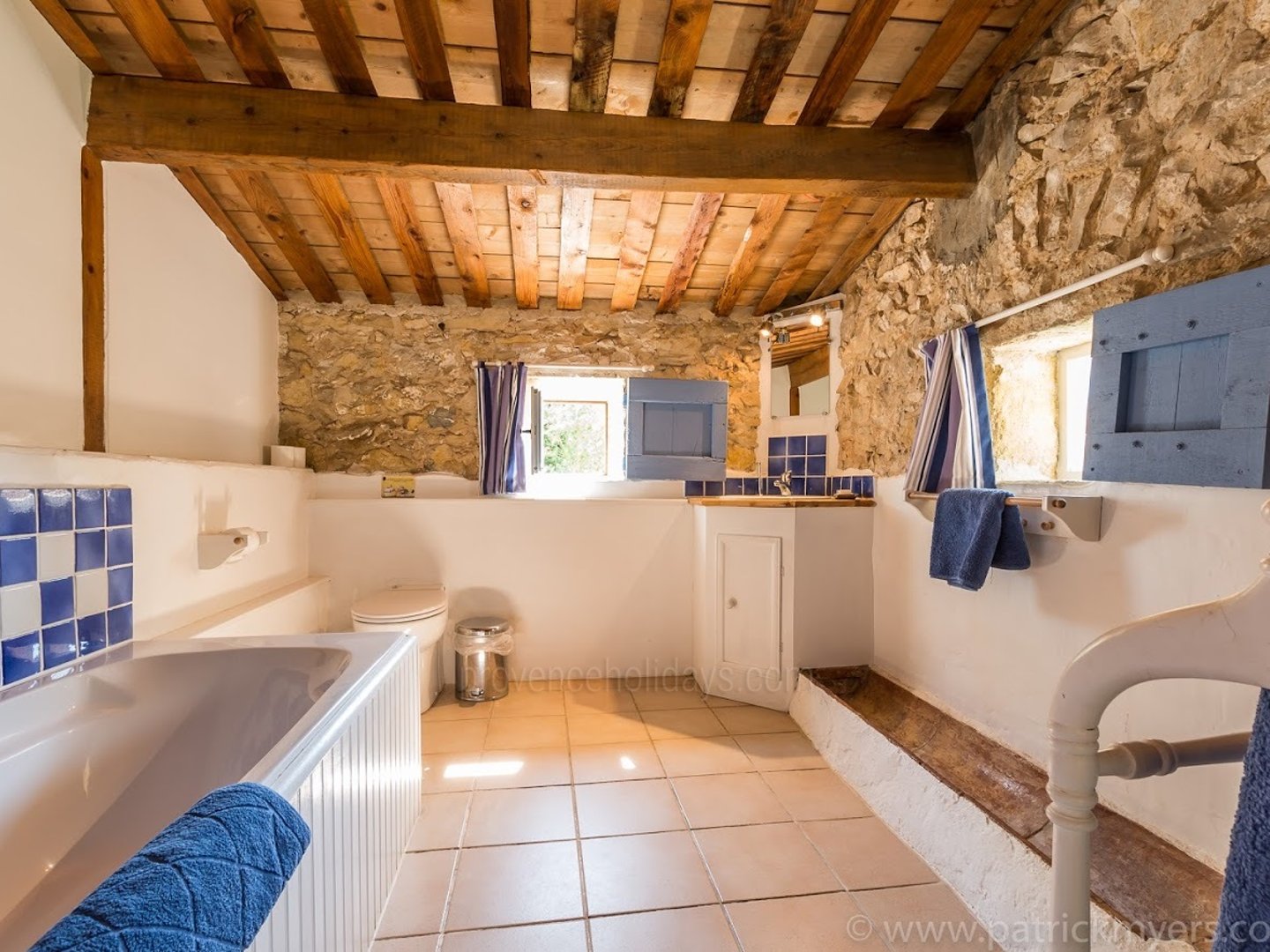 8 - Bastide du Luberon: Villa: Interior