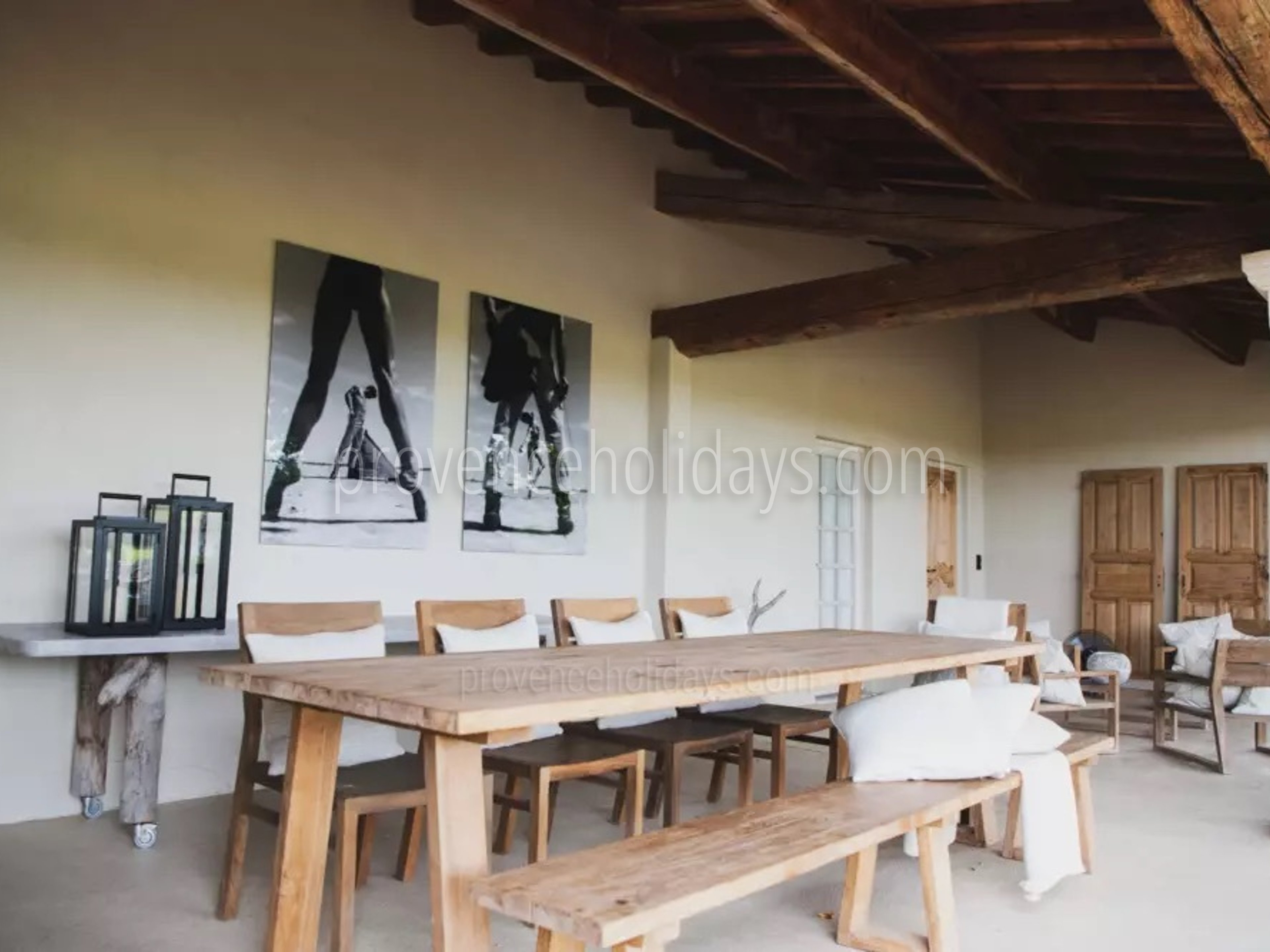 3 - Mas d\'Images: Villa: Exterior