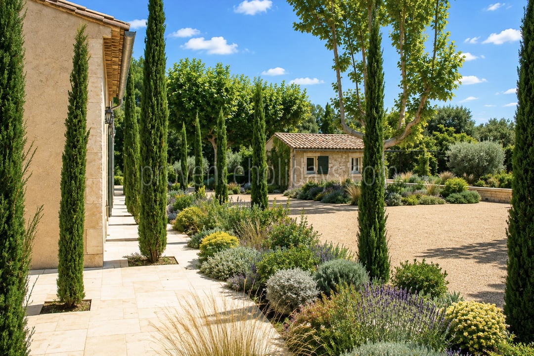 7 - Mas mit Tennisplatz in Eygalières: Villa: Exterior