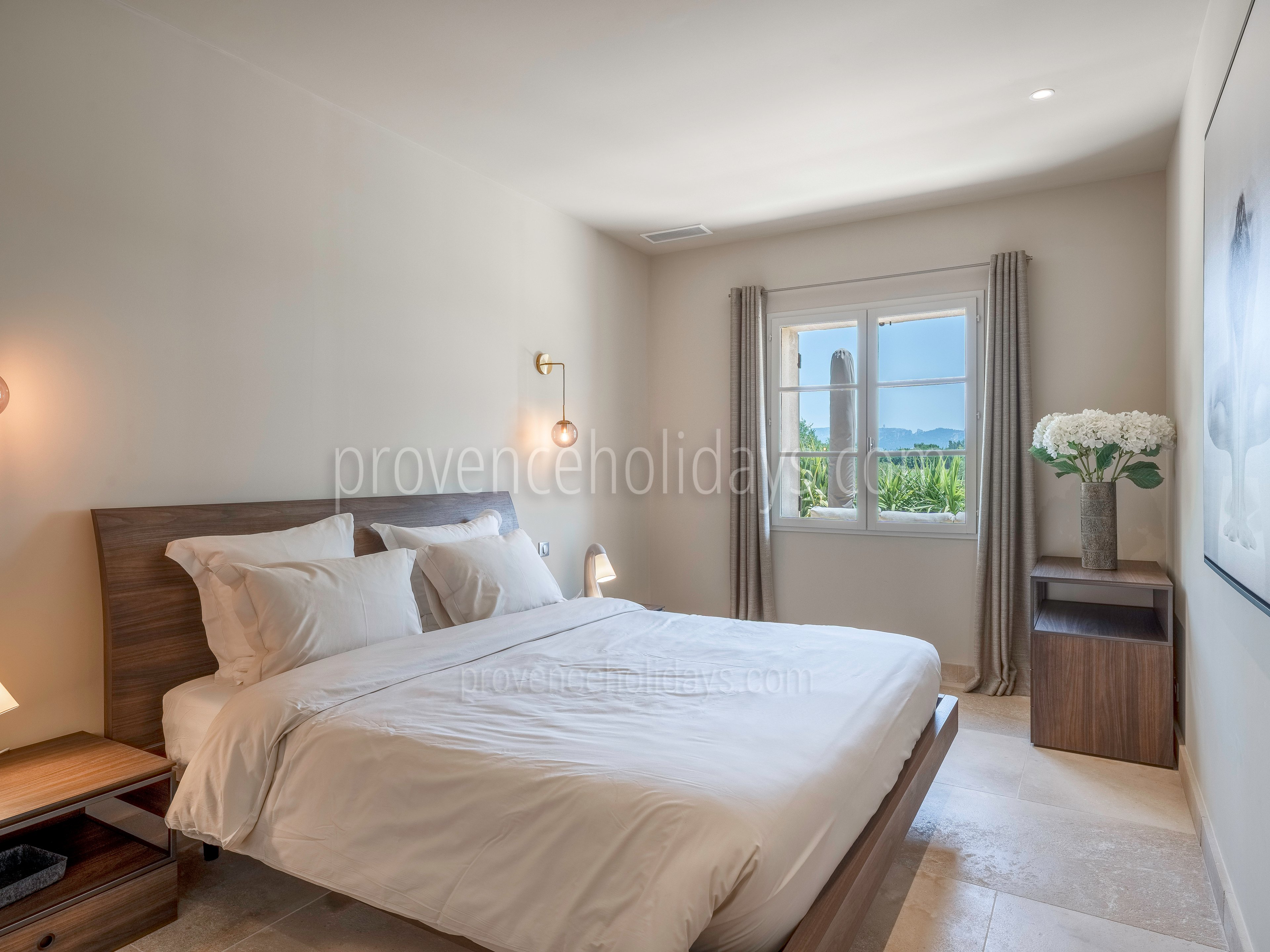 50 - Mas du Temps Suspendu: Villa: Bedroom