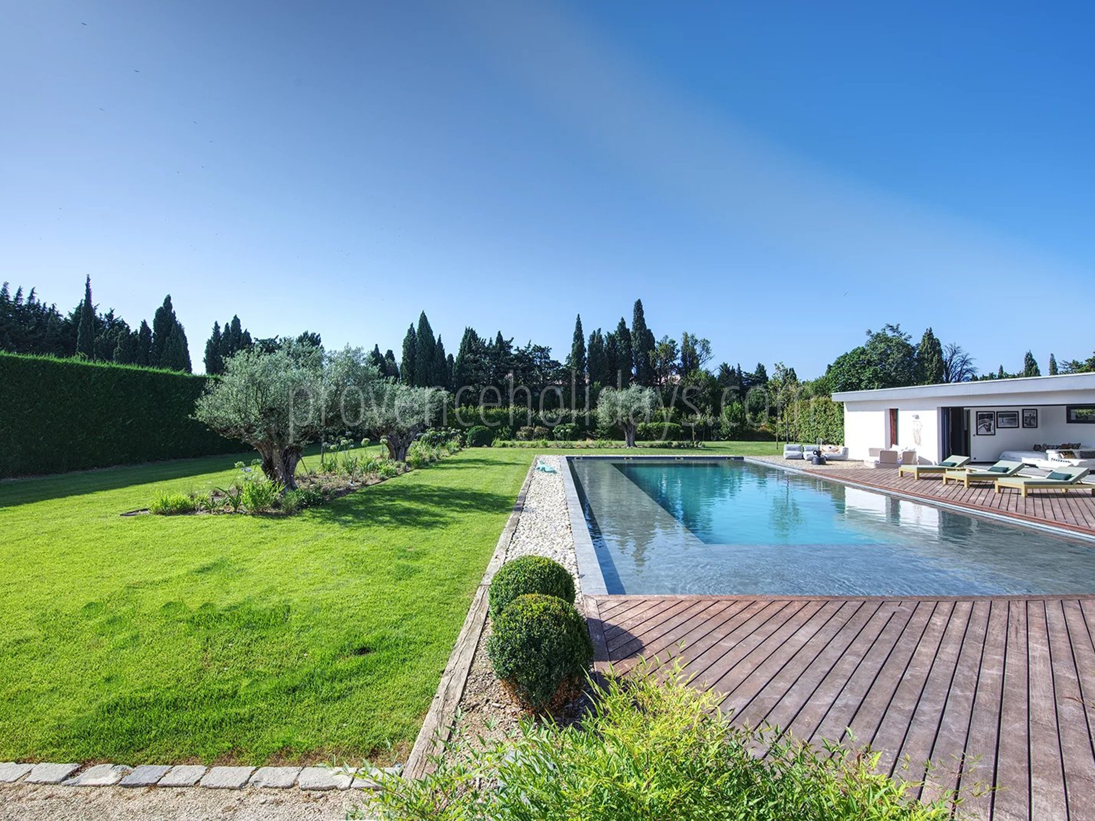 13 - House with pool house in Eyguières: Villa: Pool