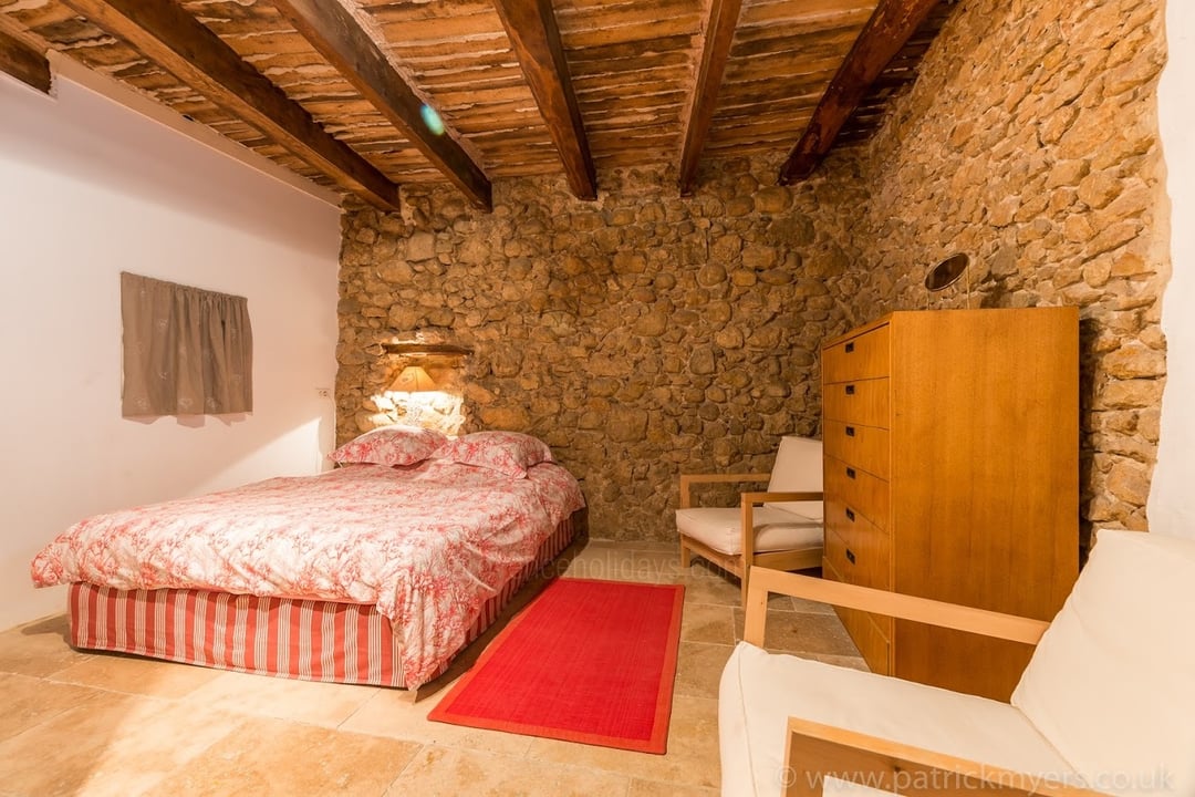 29 - Bastide du Luberon: Villa: Bedroom