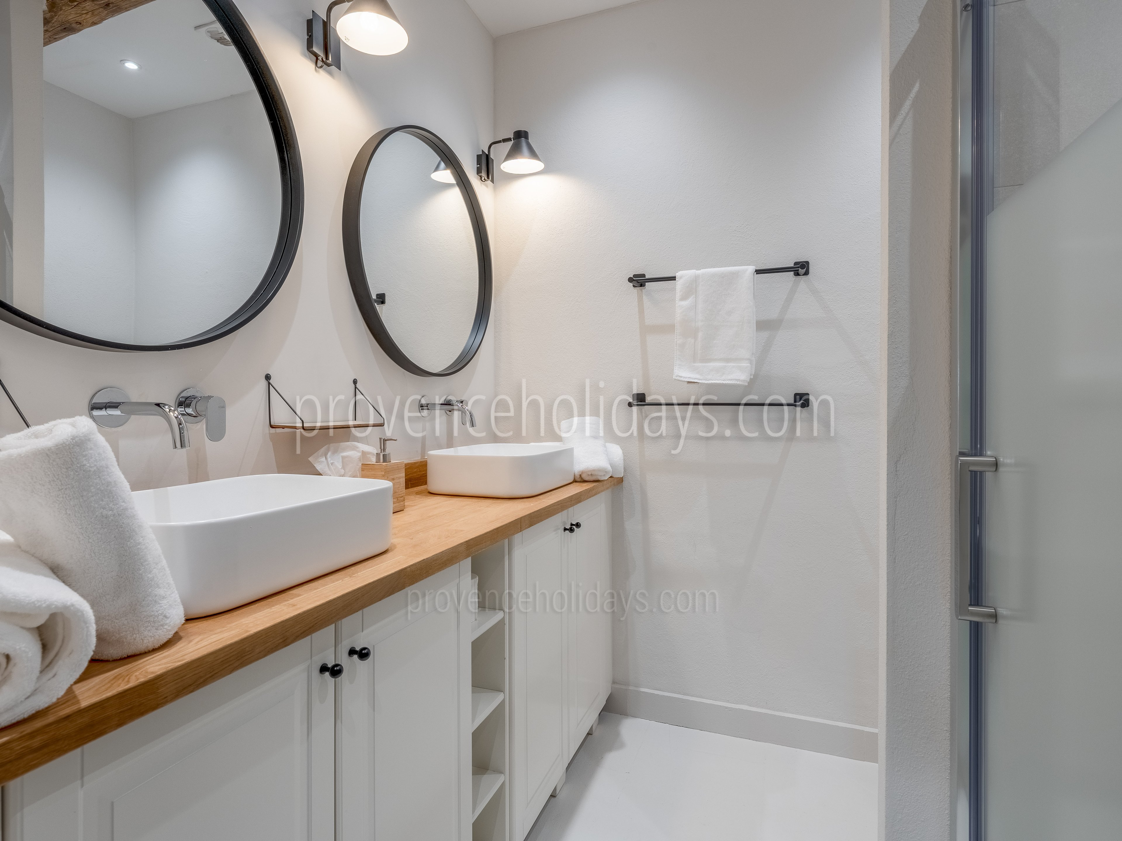 47 - Le Mas de Goult (24): Villa: Bathroom