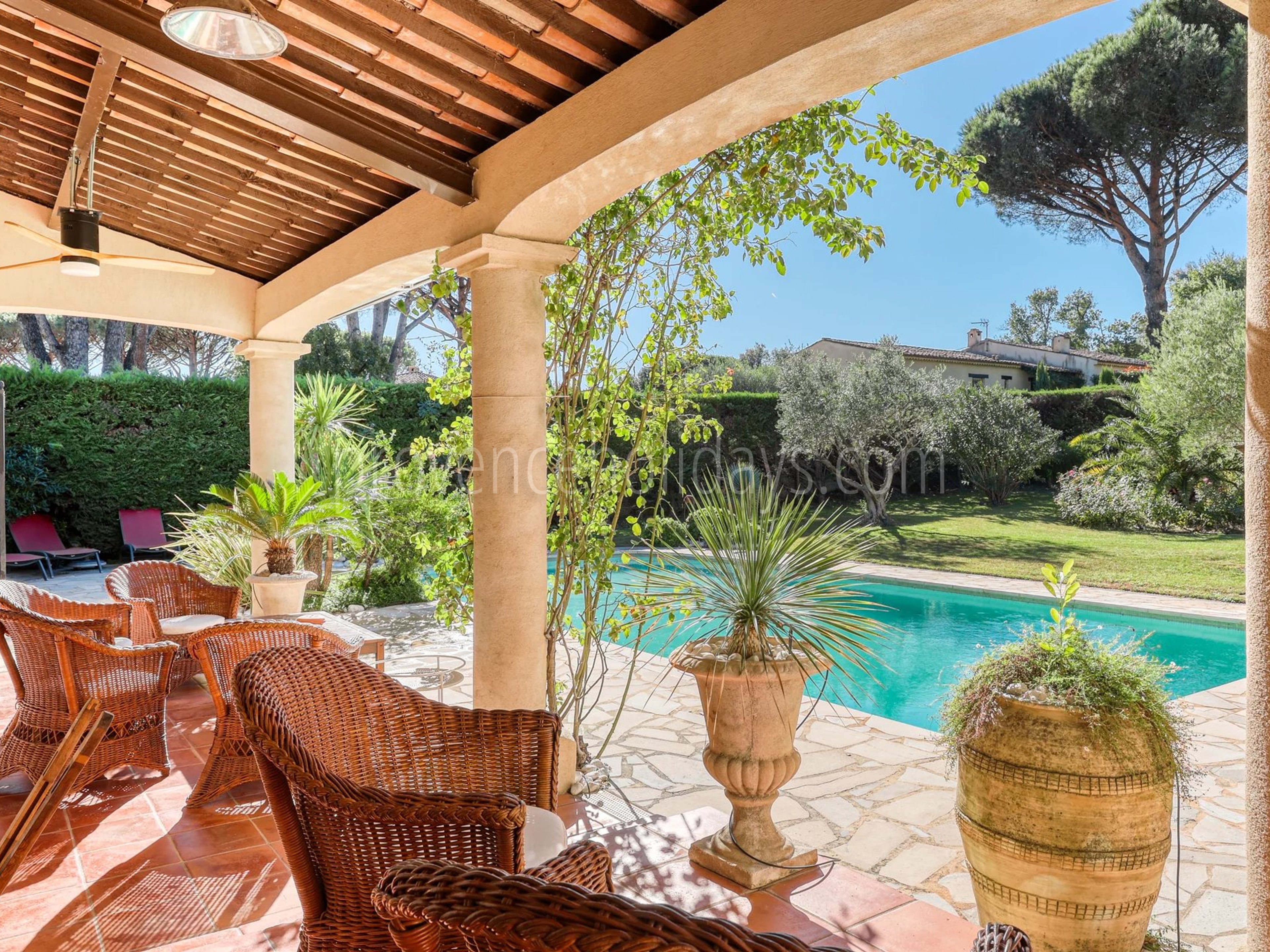 34 - Villa avec maison d’invités à Grimaud: Villa: Pool