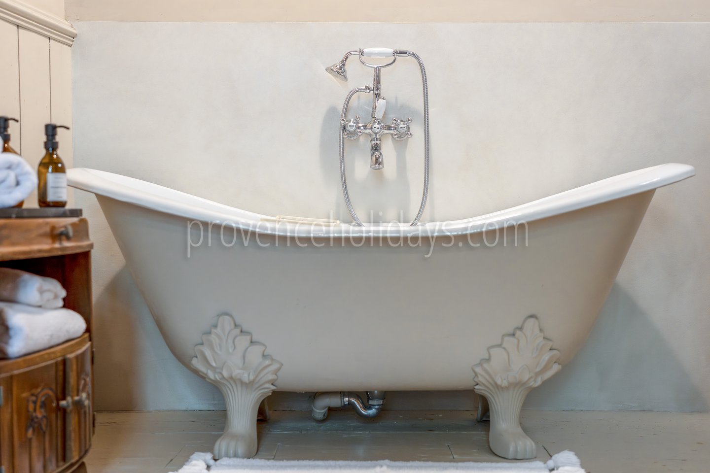 49 - La Bastide du Millénaire: Villa: Bathroom