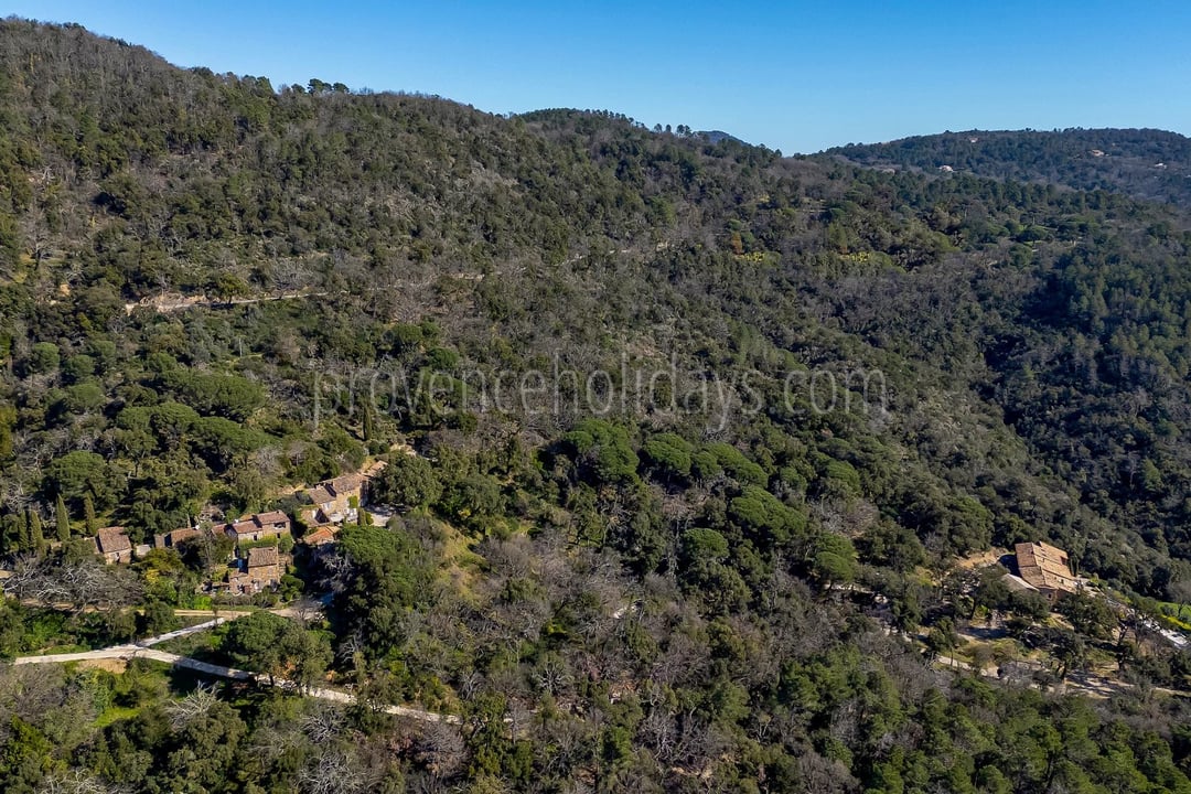 29 - Stone estate in La Garde-Freinet: Villa: Exterior