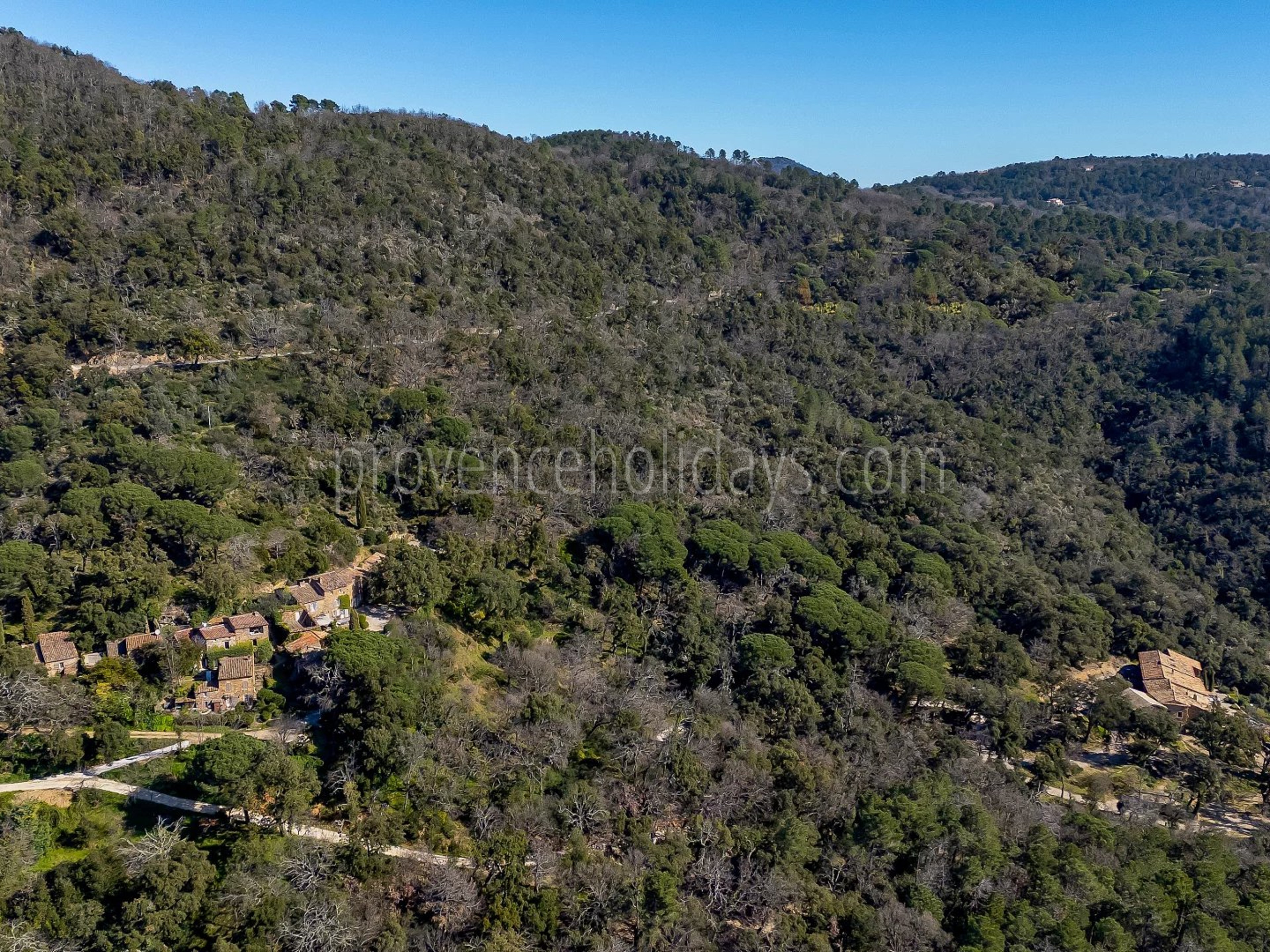 29 - Stone estate in La Garde-Freinet: Villa: Exterior