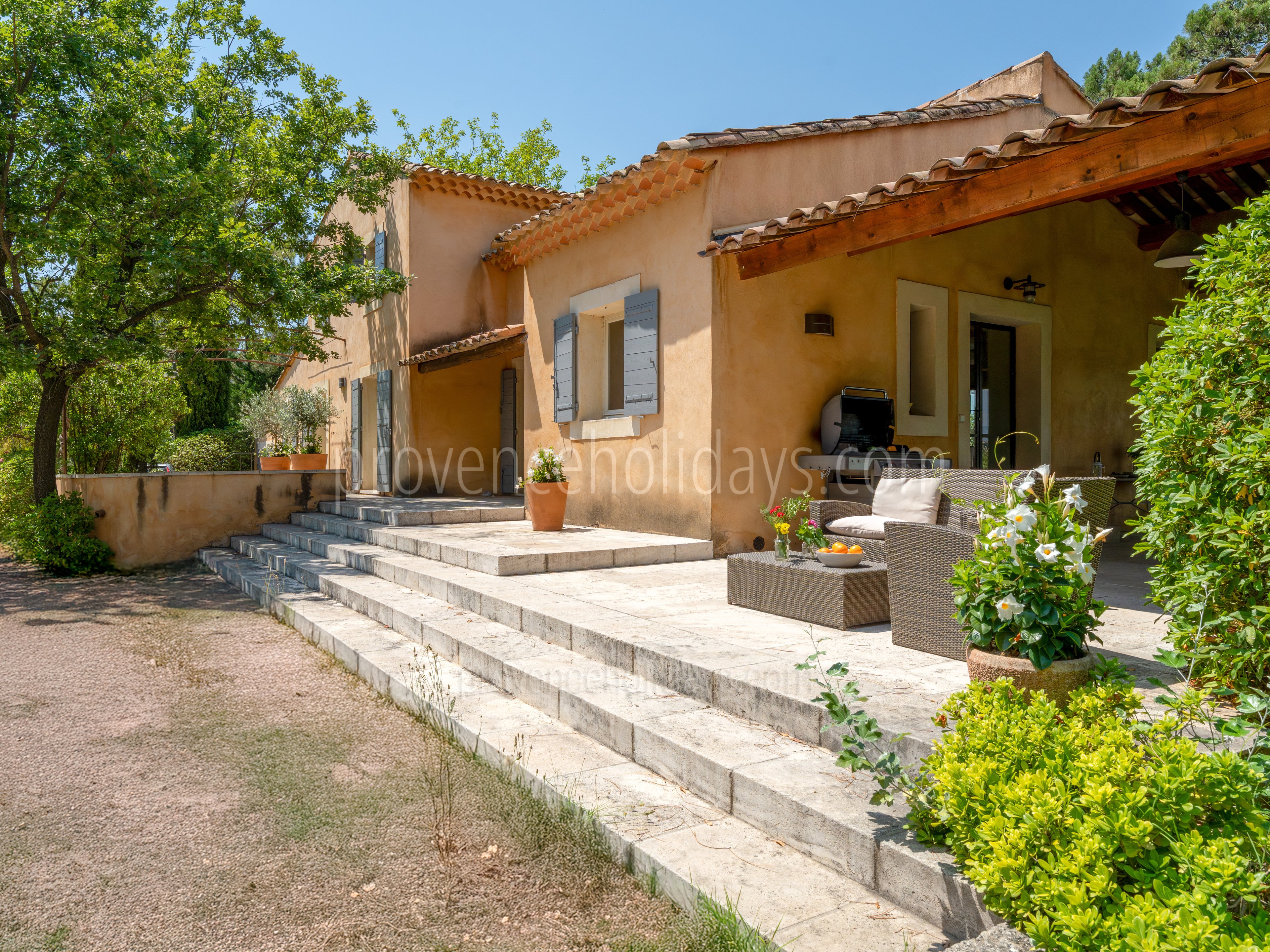 28 - La Maison des Ocres: Villa: Exterior