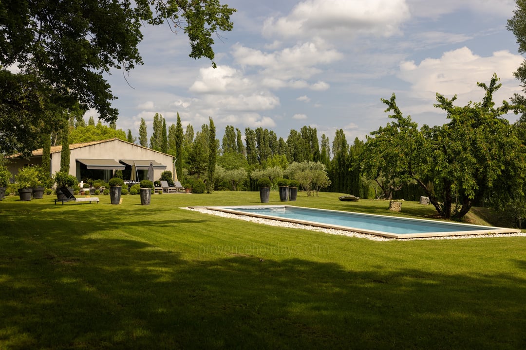 Exquisite Property within Walking Distance to Bonnieux