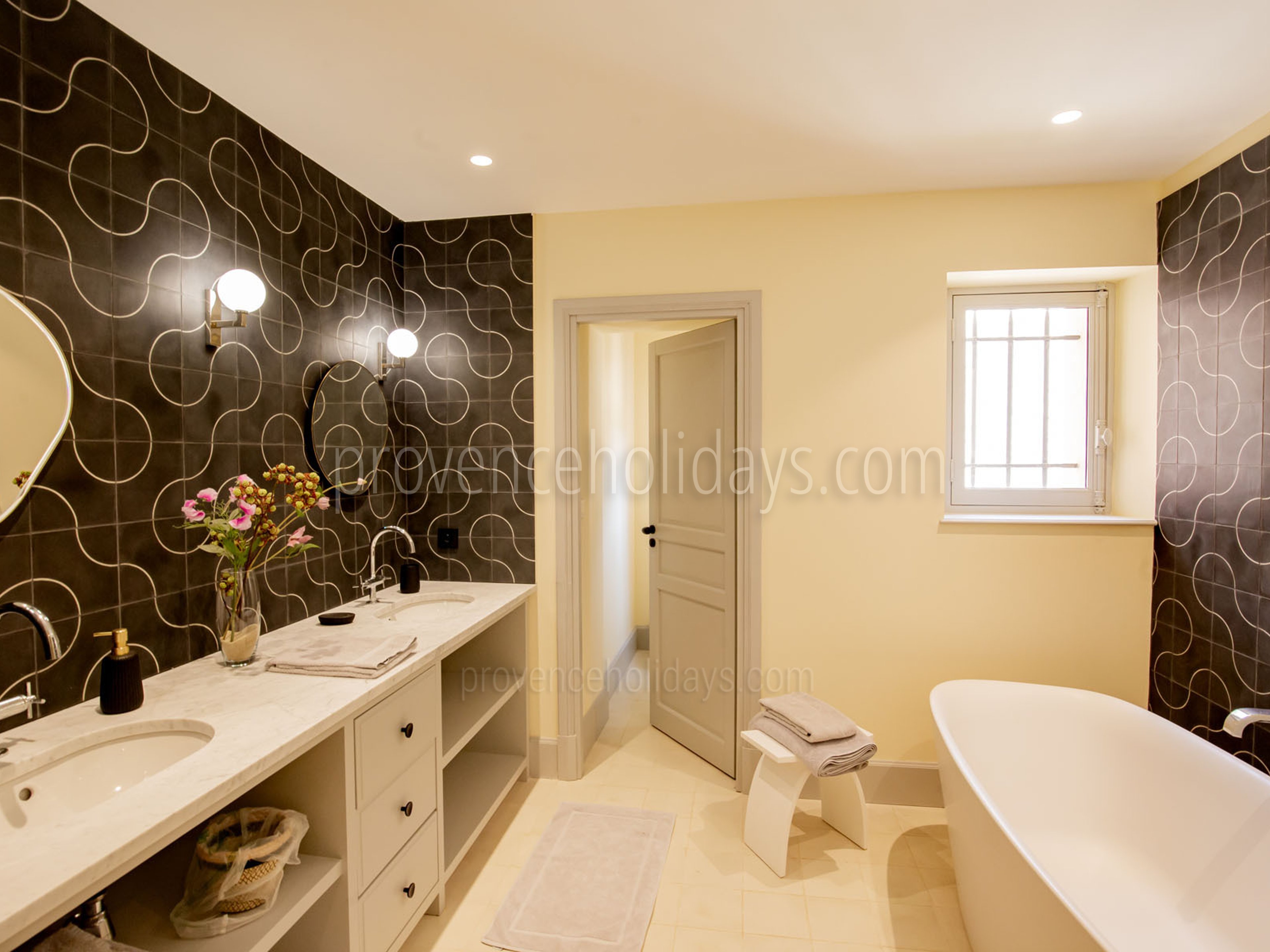 52 - Domaine d\'Isabelle: Villa: Bathroom