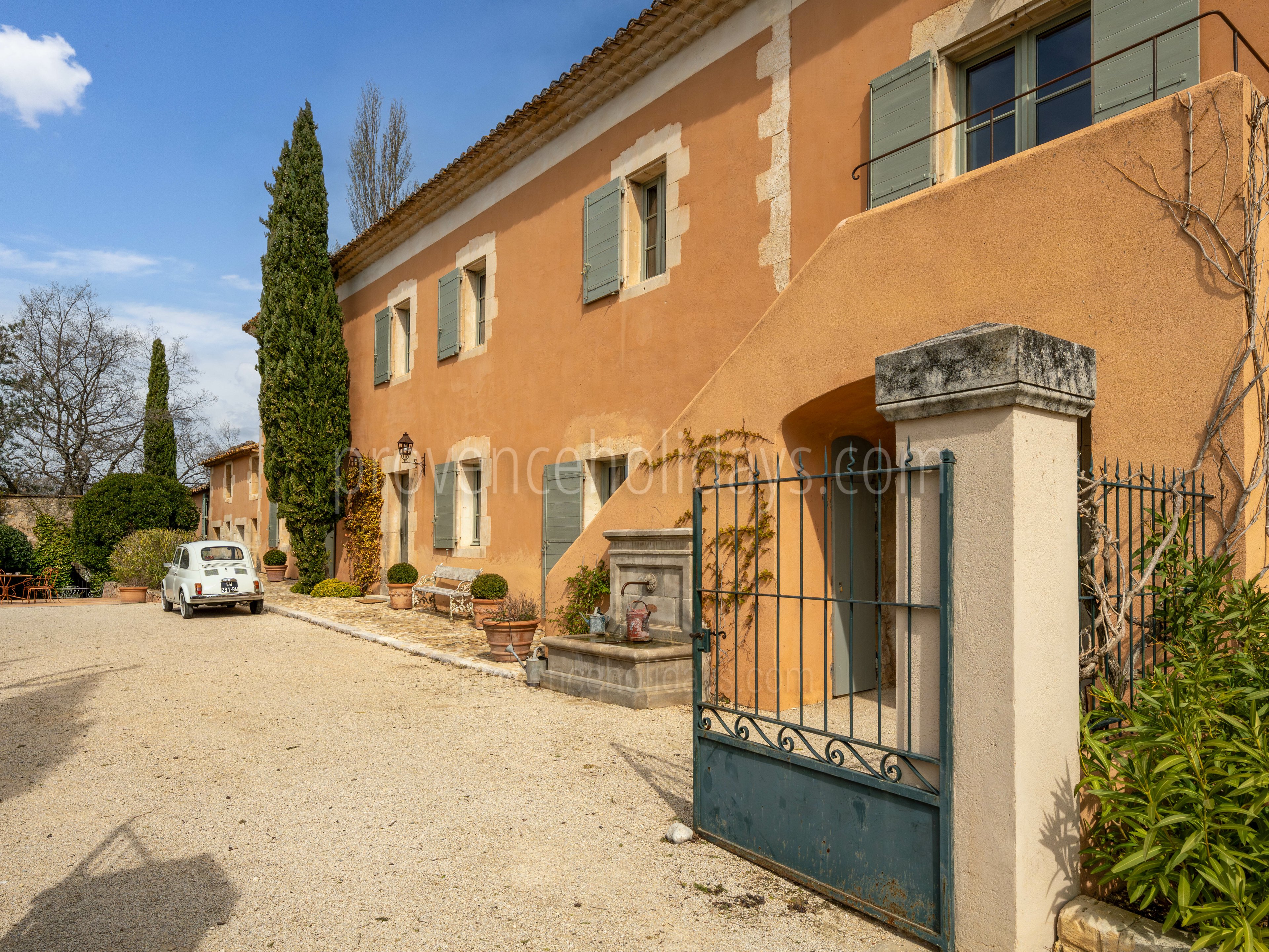 63 - La Bastide Incarnat: Villa: Exterior